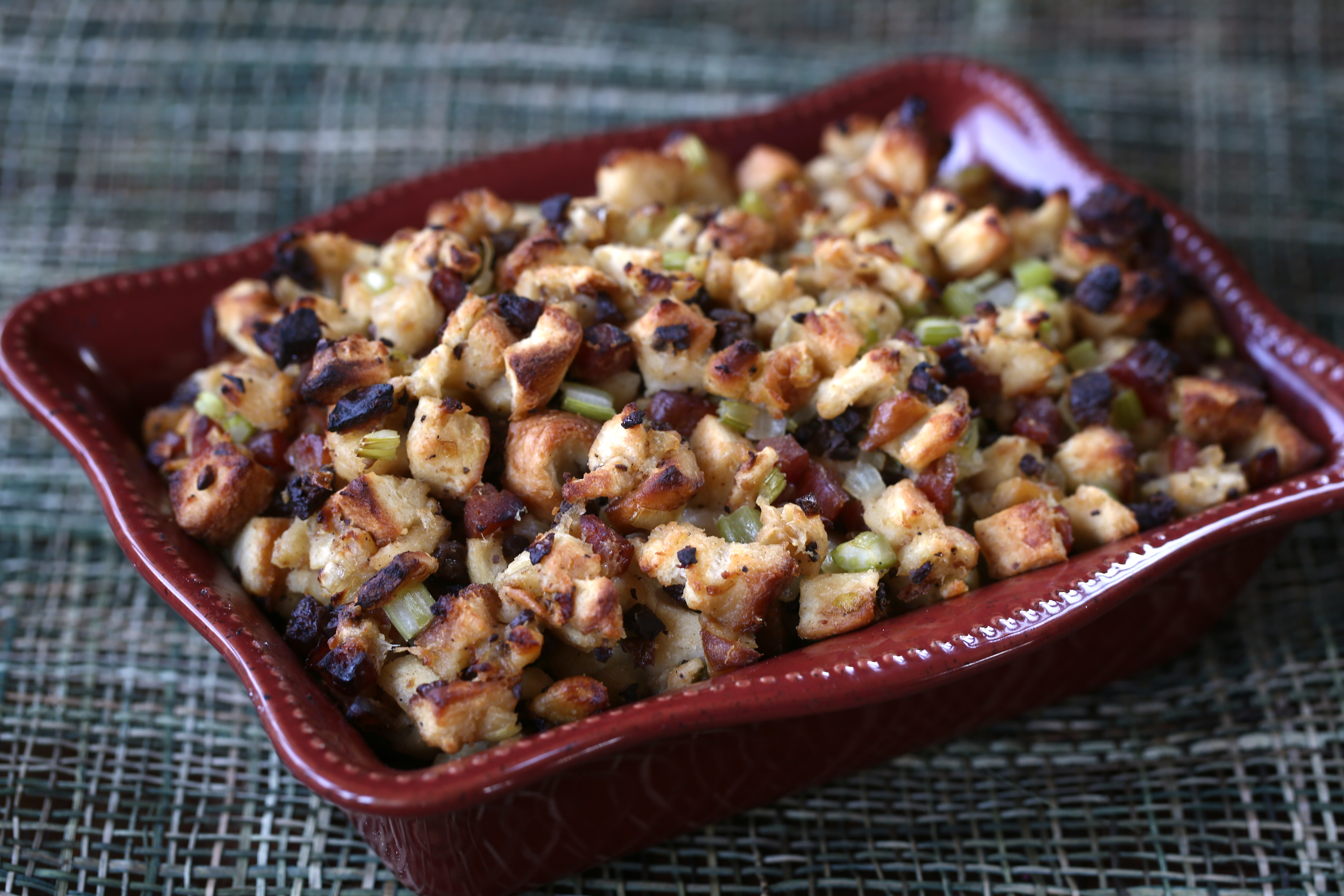 Bread stuffing with Chinese wind-dried meats