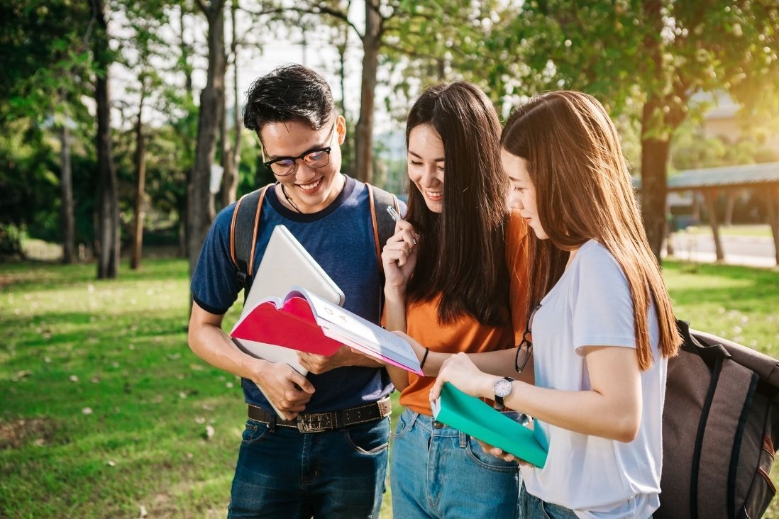 Latest data in 2022 show that there are more Hong Kong students considering the UK's university education, with foundation courses being one of the most popular pathways