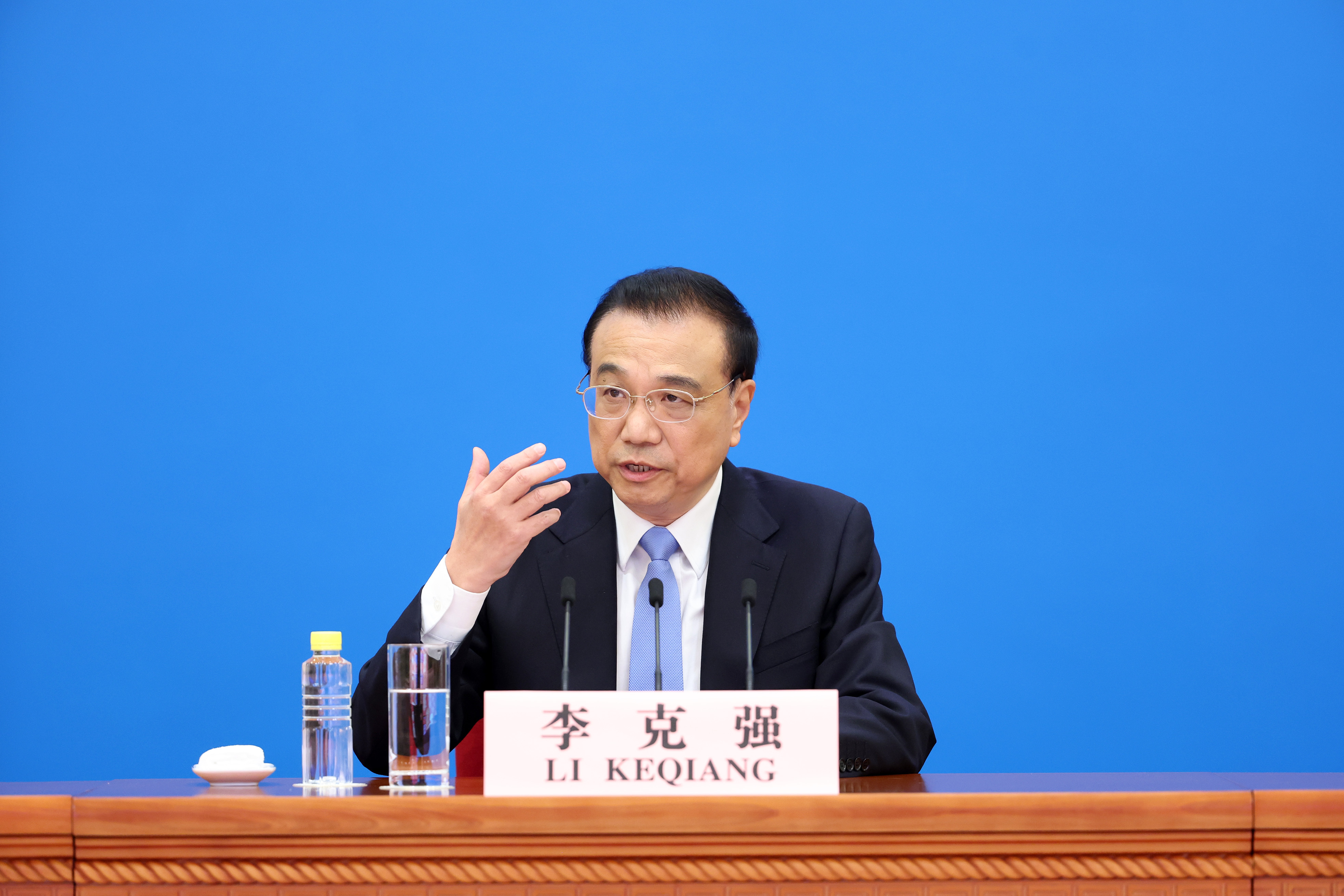 Li Keqiang meets the press for what is expected to be his last media conference as premier. Photo: Xinhua

