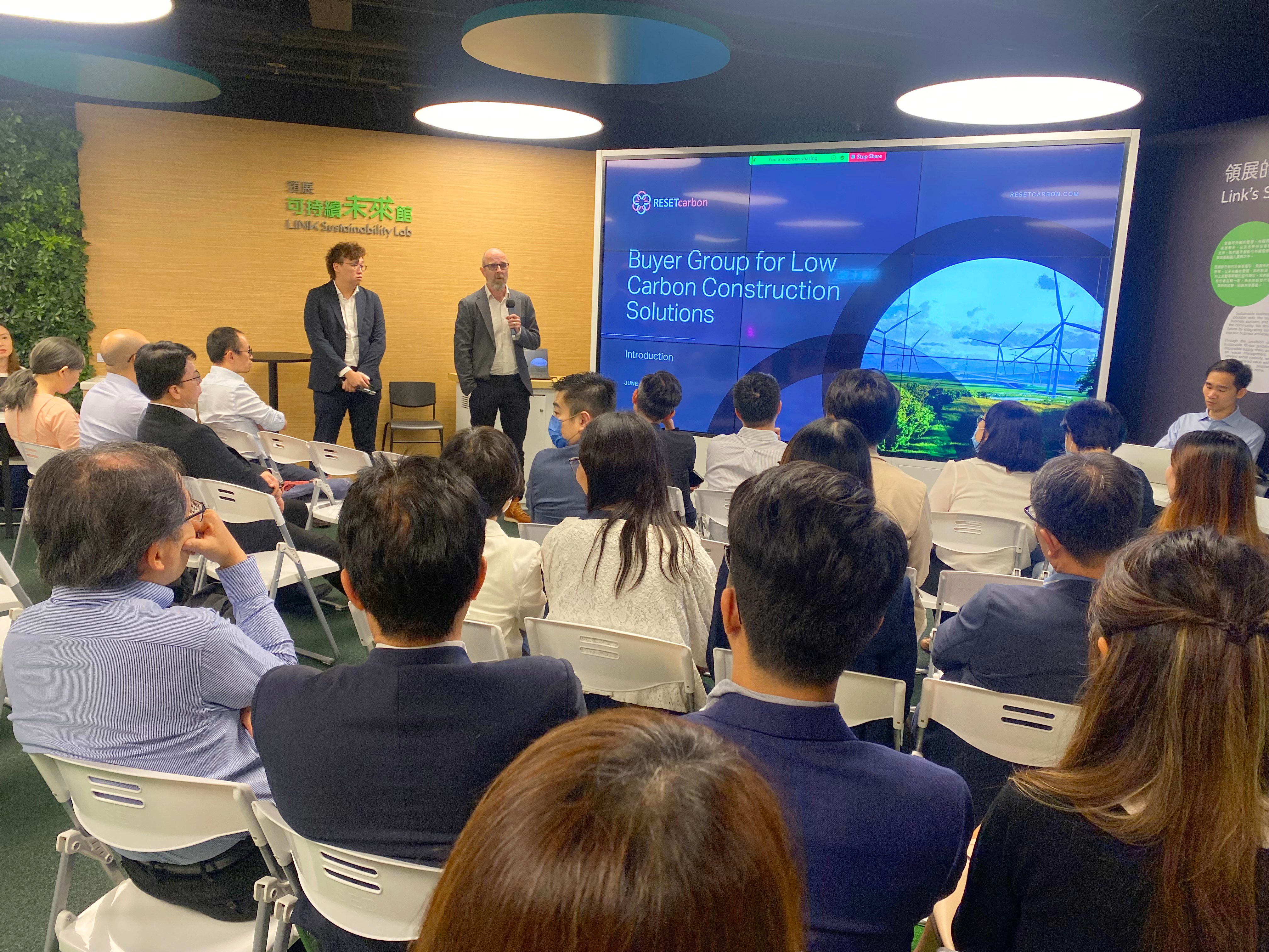 Link Sustainability Lab is positioned to be a public education space to popularise sustainability knowledge and inspire behavioural change among the community. Hong Kong PropTech Alliance hosted its 2023 Sustainability Committee meeting at the Lab in June 2023.
