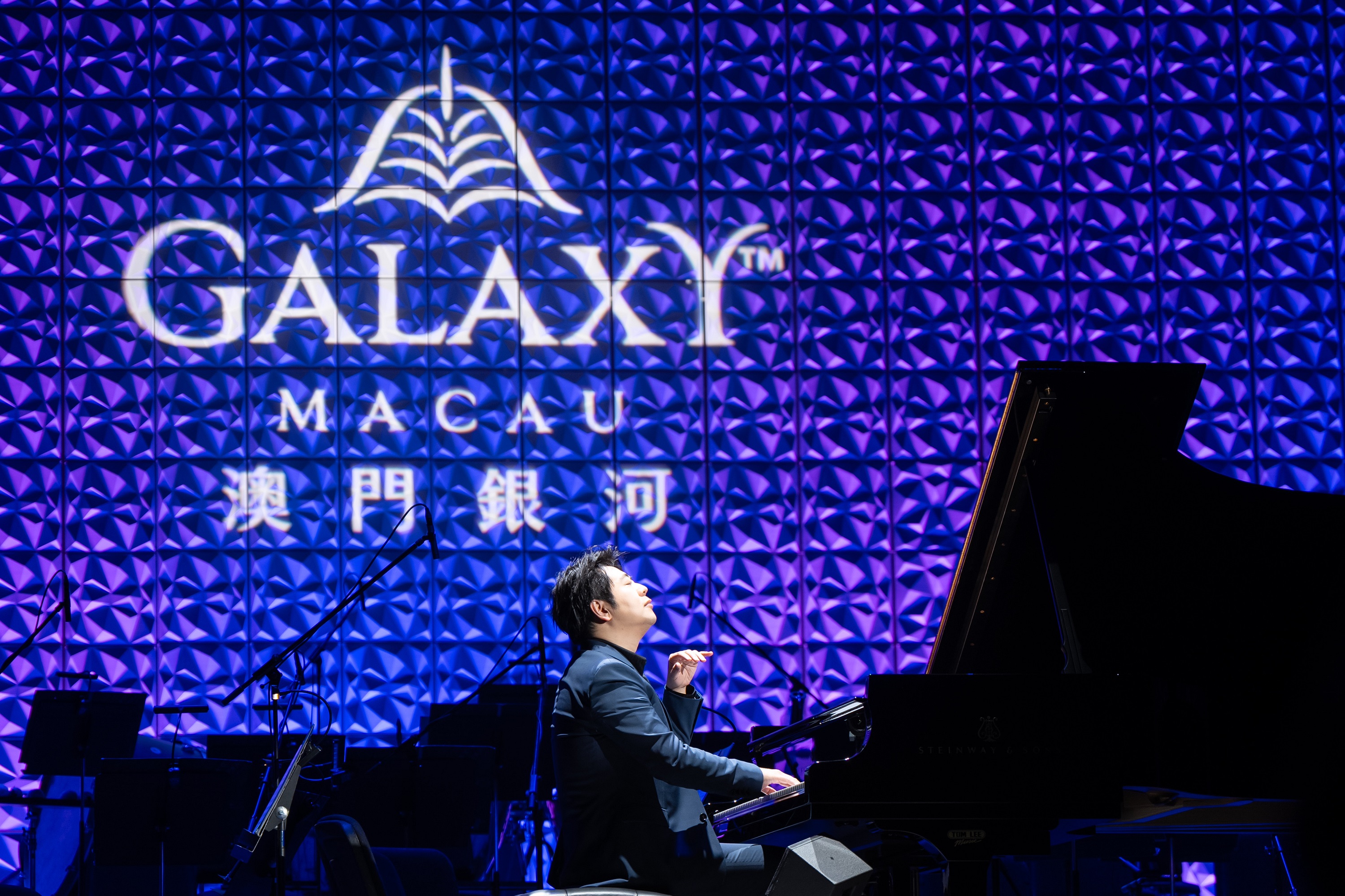 Celebrated pianist Lang Lang performed a solo recital of 12 Chopin "Mazurkas" during the “Galaxy Music Gala” at GICC, Macao, on January 19. 