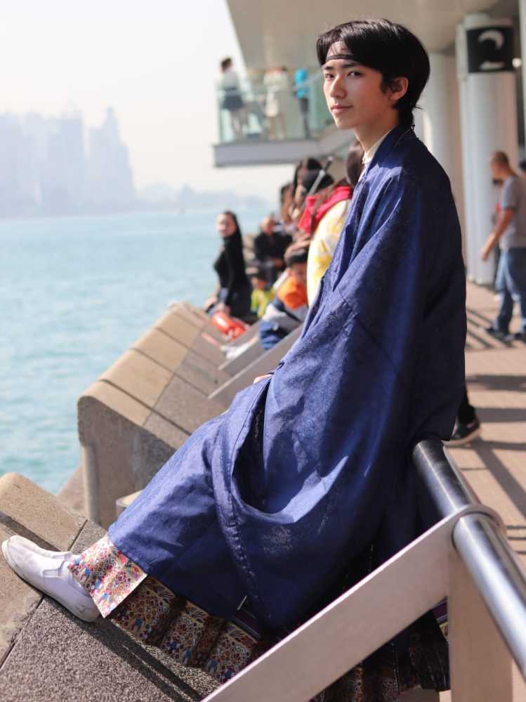 Hanfu, traditional Chinese clothing, and the young people in Hong