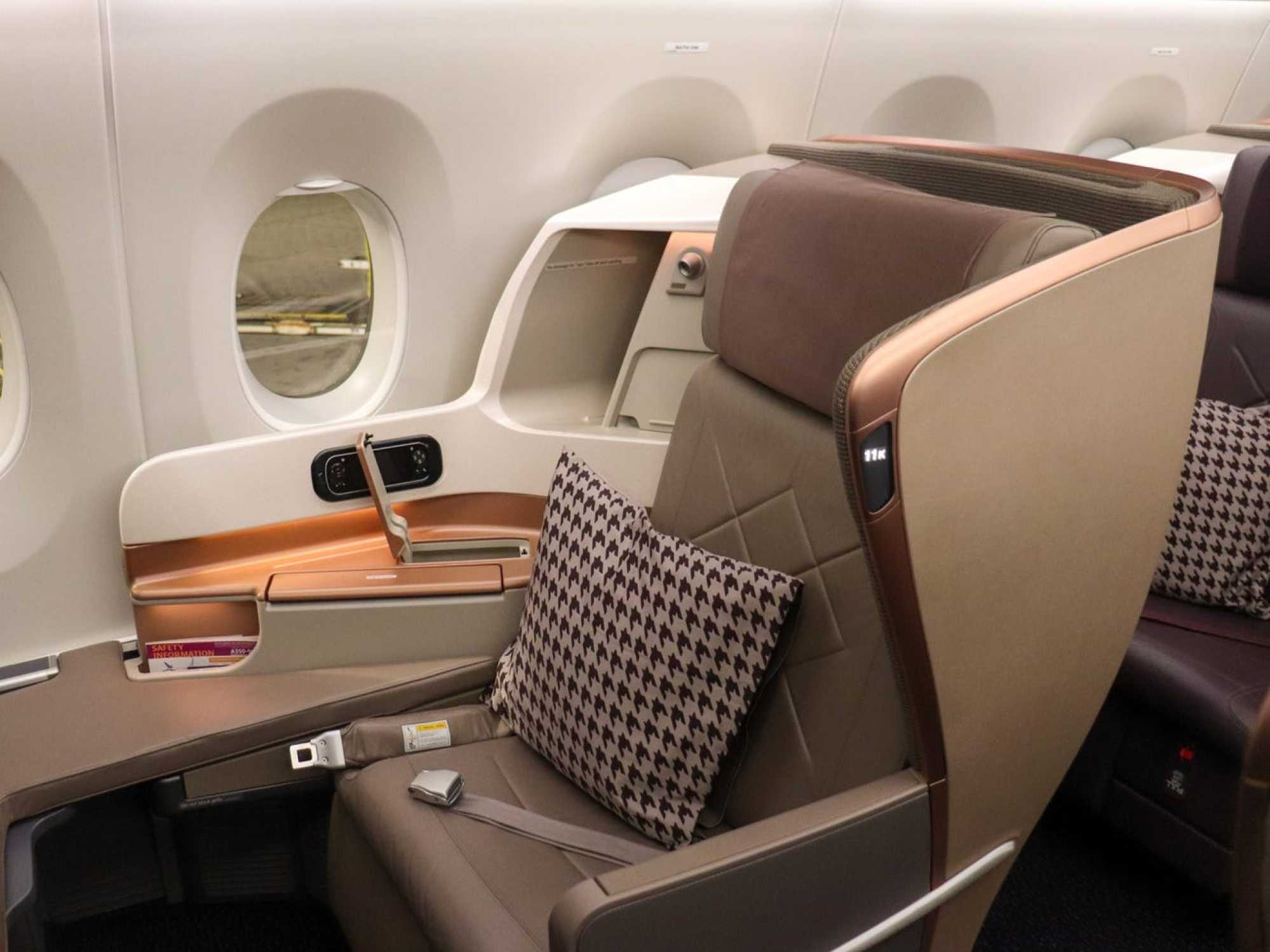 Why does Singapore Airlines always sell out these six seats? The secret ...