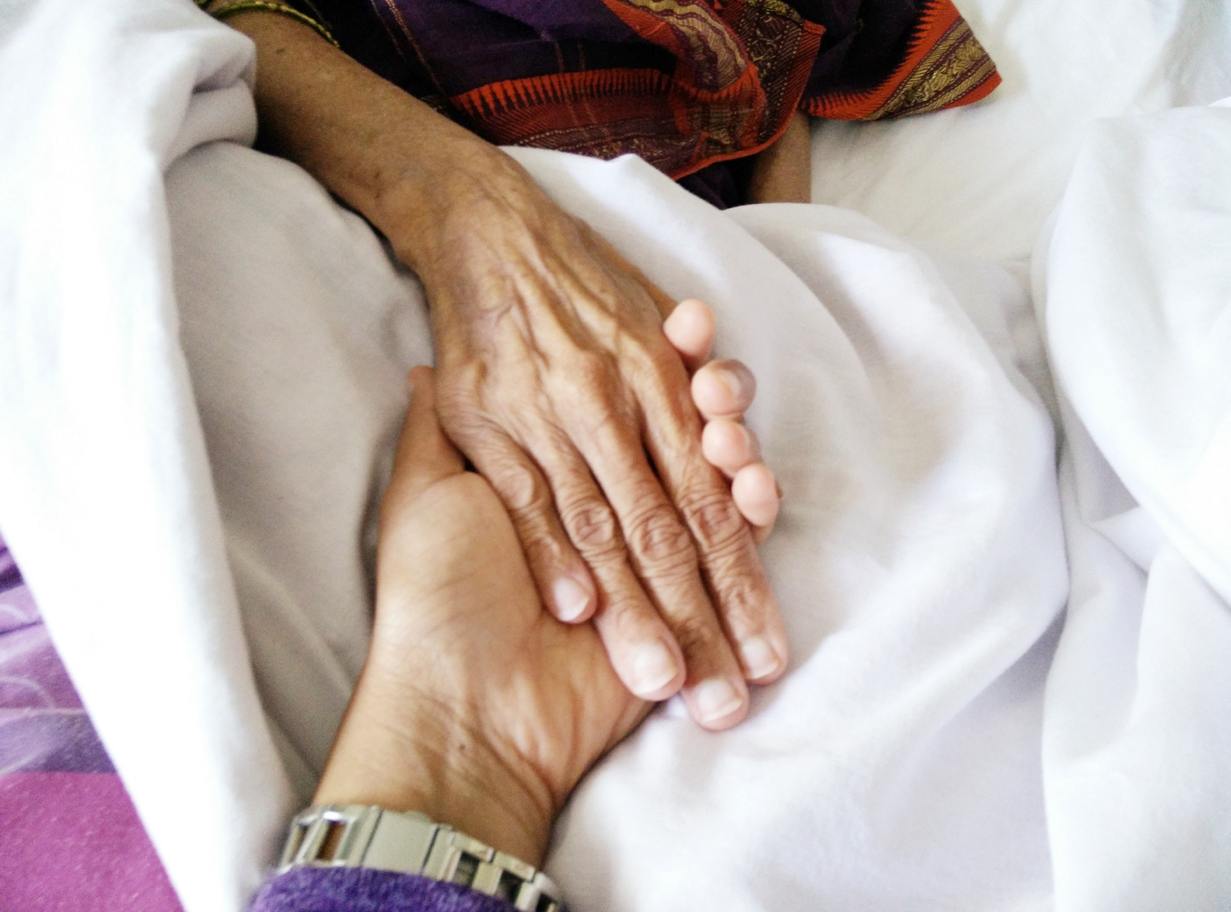 Ranjini Rao holds her mother’s hand, who died from cancer in 2016. Photo: Ranjini Rao