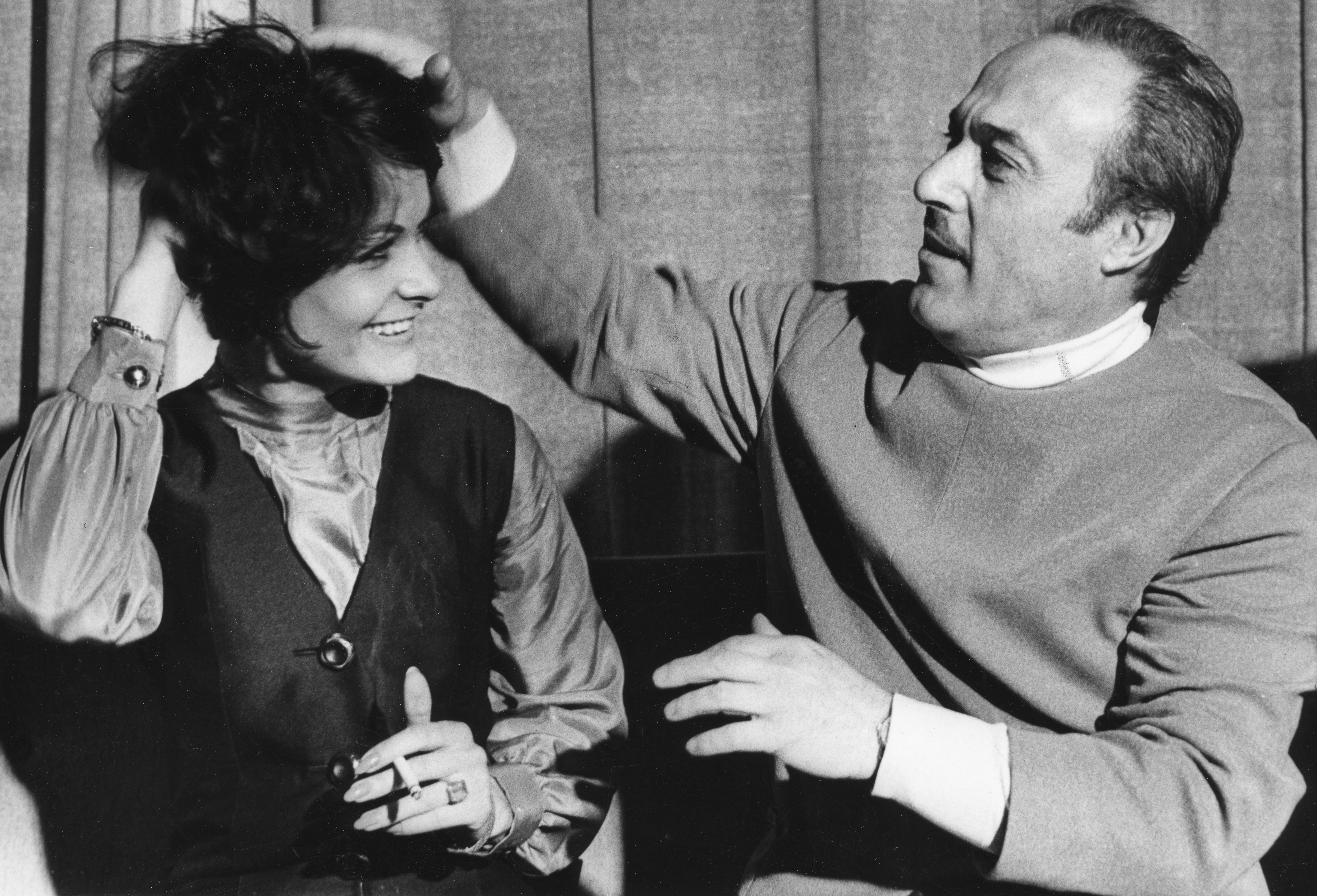 Designer Jacques Esterel with model Bibelot at
Kai Tak airport in 1968. Photo: SCMP