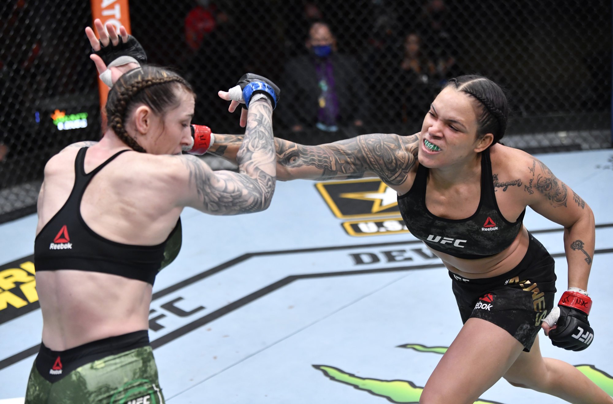 Amanda Nunes Is Ufcs First Openly Lesbian Fighter 7 Things To Know About The Lgbt Double