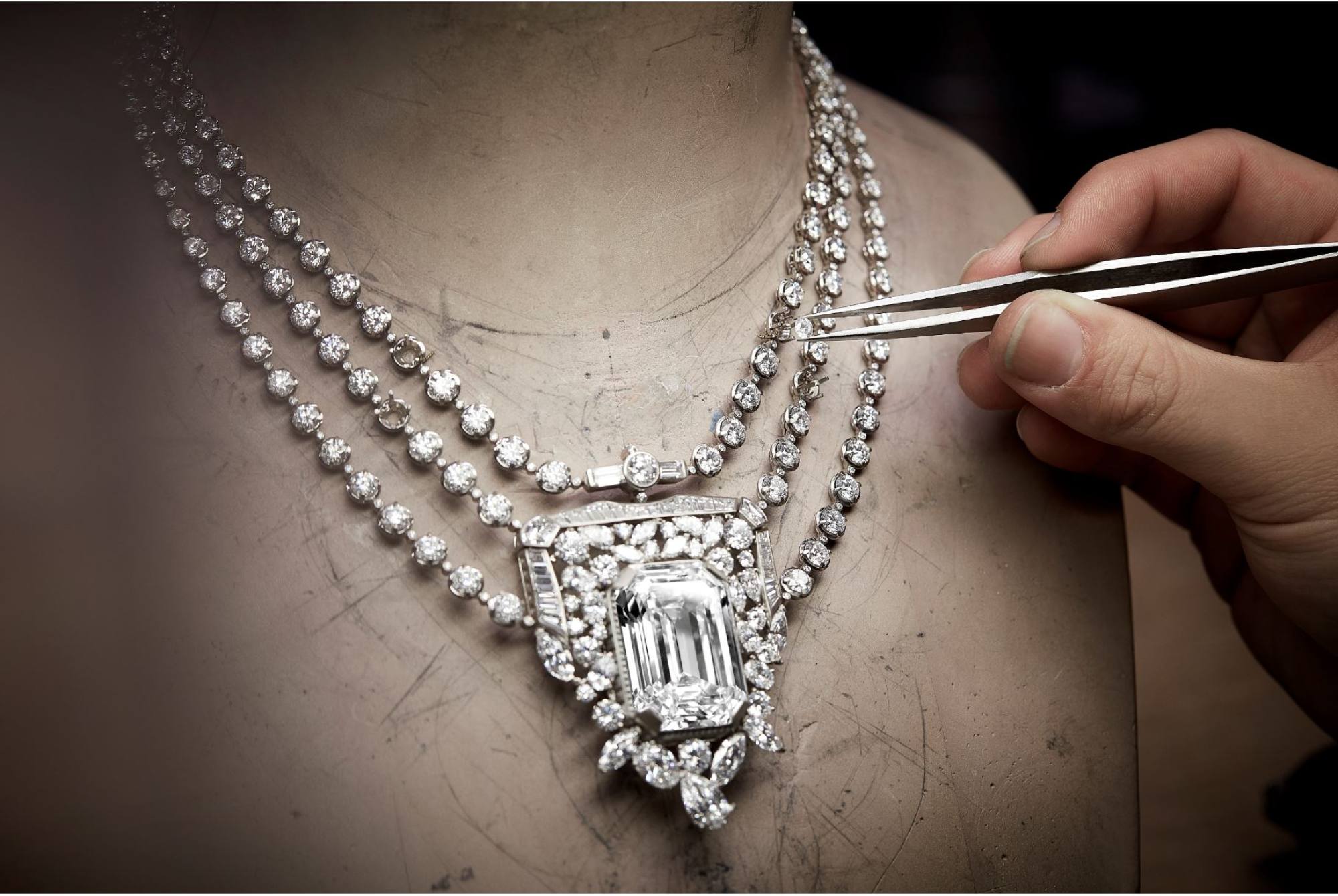 Chanel designs a 55.55-carat diamond necklace for the 100th anniversary of  its N°5 perfume