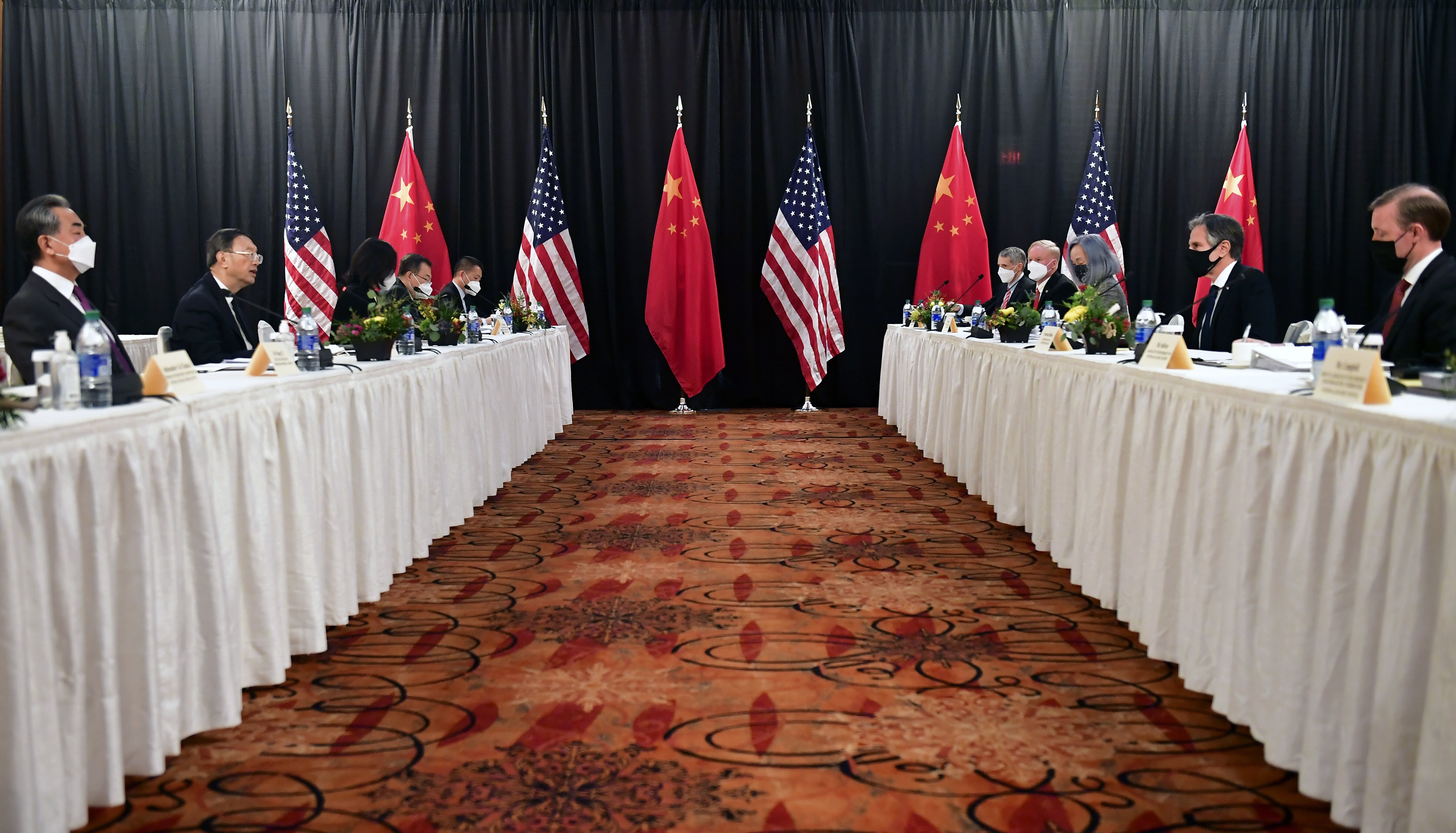 The opening session of US-China talks at the Captain Cook Hotel in Anchorage, Alaska on March 18. Photo: AP 