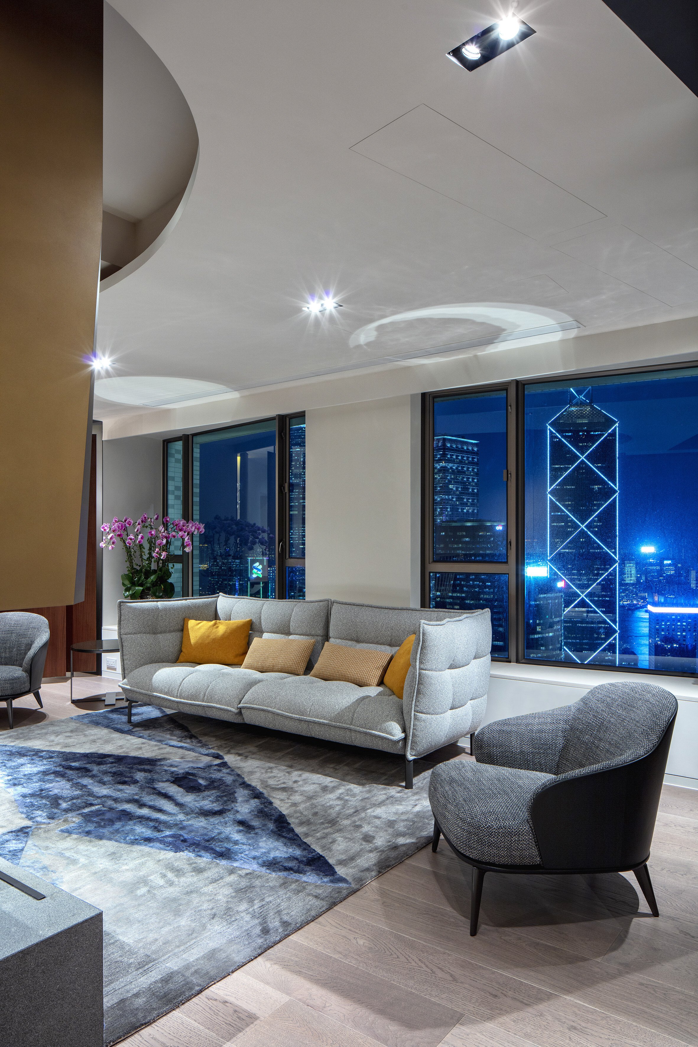 This Mid-Levels flat in Hong Kong features a Fort Street Studio carpet. The carpet is among many featured in Fort Street Studio’s book, A Tale of Warp and Weft. Photo: John Butlin