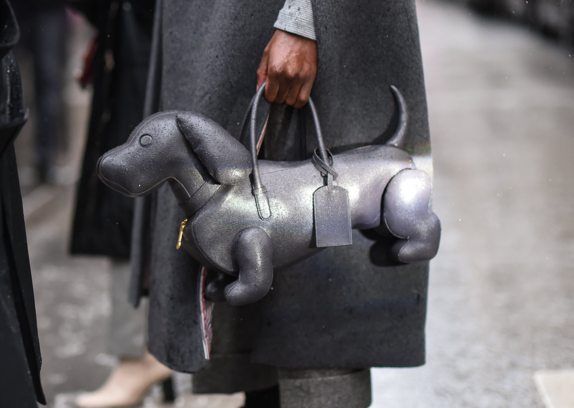 Louis Vuitton on X: #LouisVuitton Ambassador and @bts_bighit member #Jimin  shows off a silver tote bag from the collection at @ViriglAbloh's  #LVMenFW21 fashion show in Seoul. Watch now on Twitter or   #