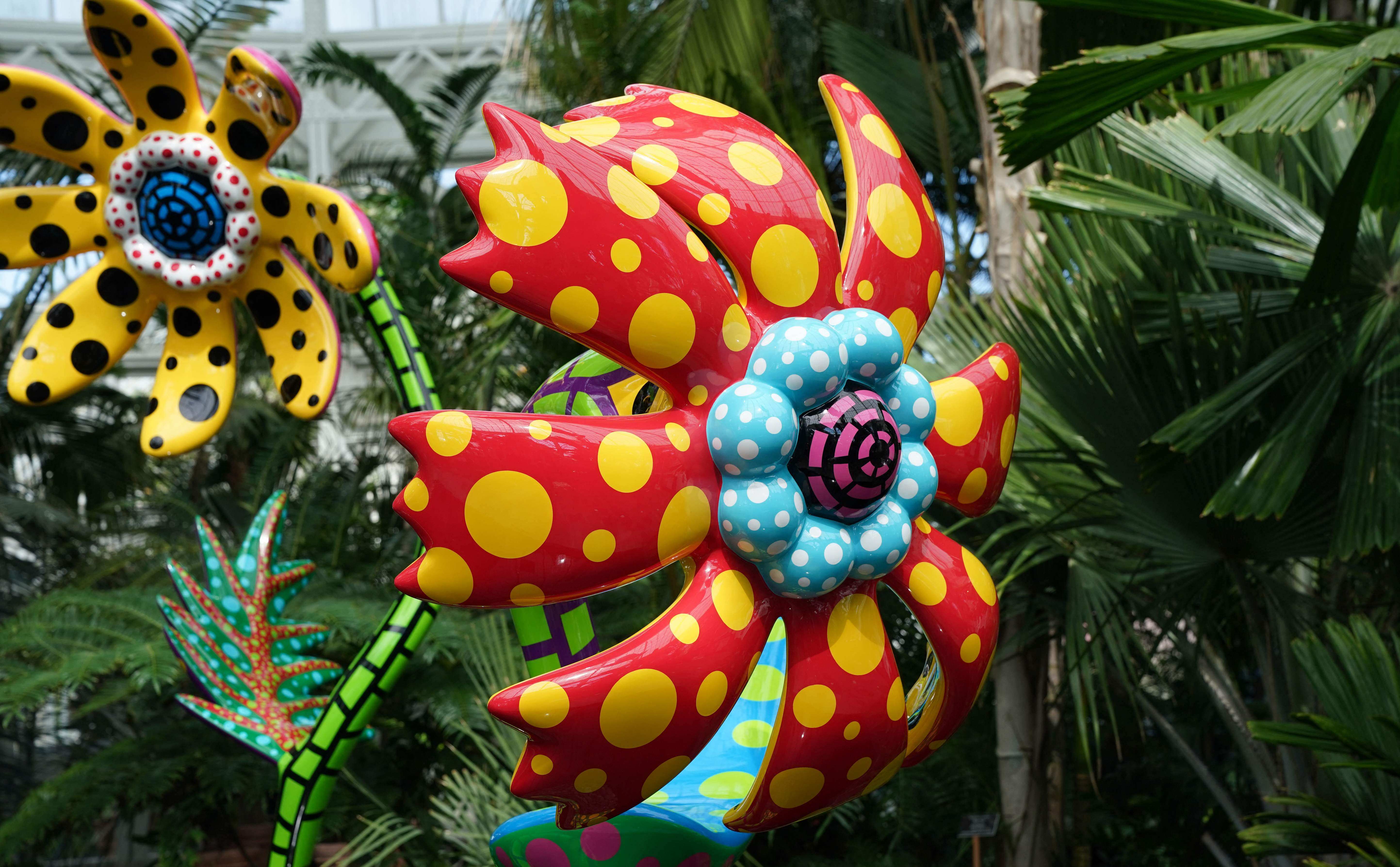 Yayoi Kusama's Pumpkins and Polka Dots Have Officially Taken Over the New  York Botanical Garden