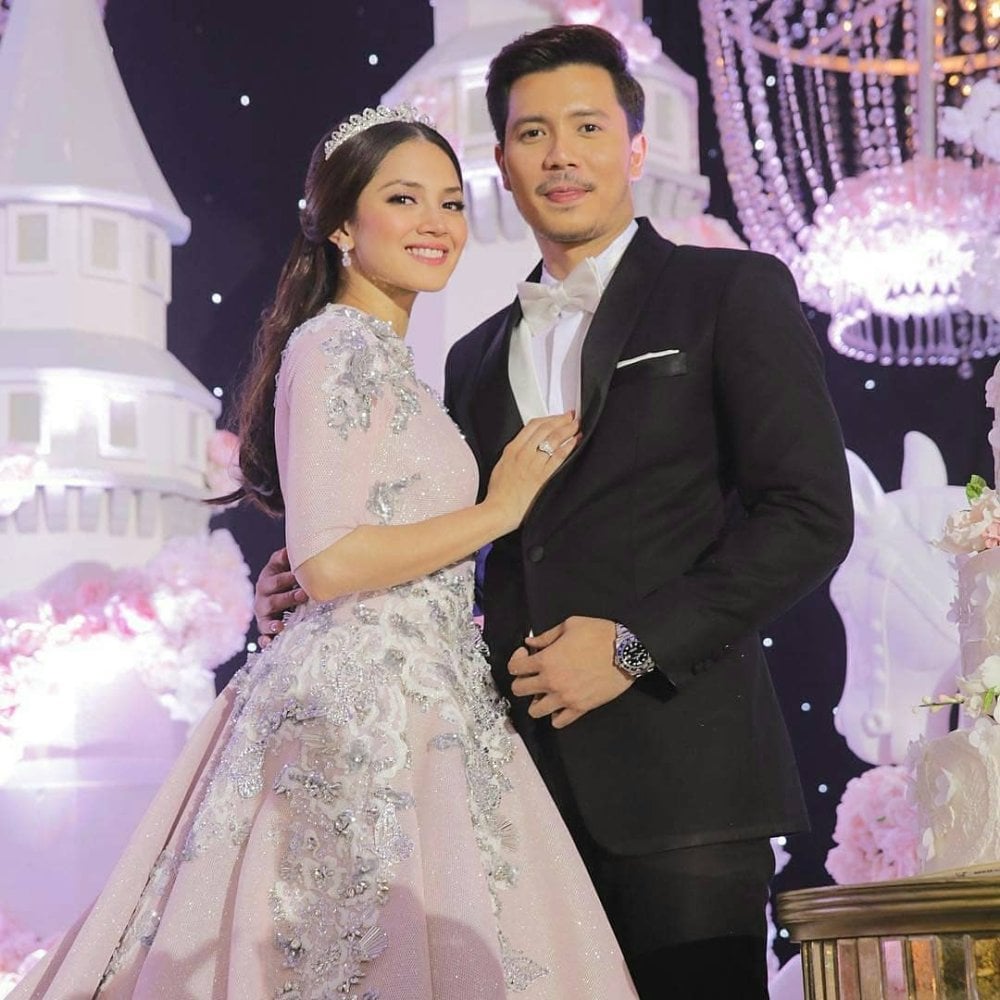 Fazura shop wedding dress