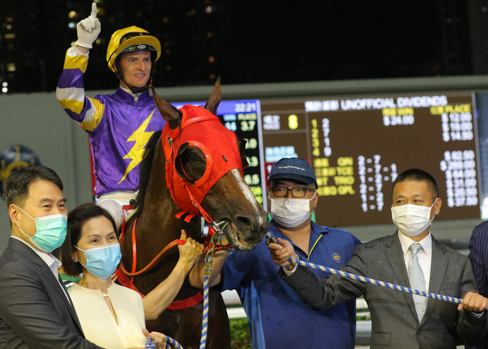 Zac Purton and Danny Shum celebrate Golden Dash’s victory last season. 