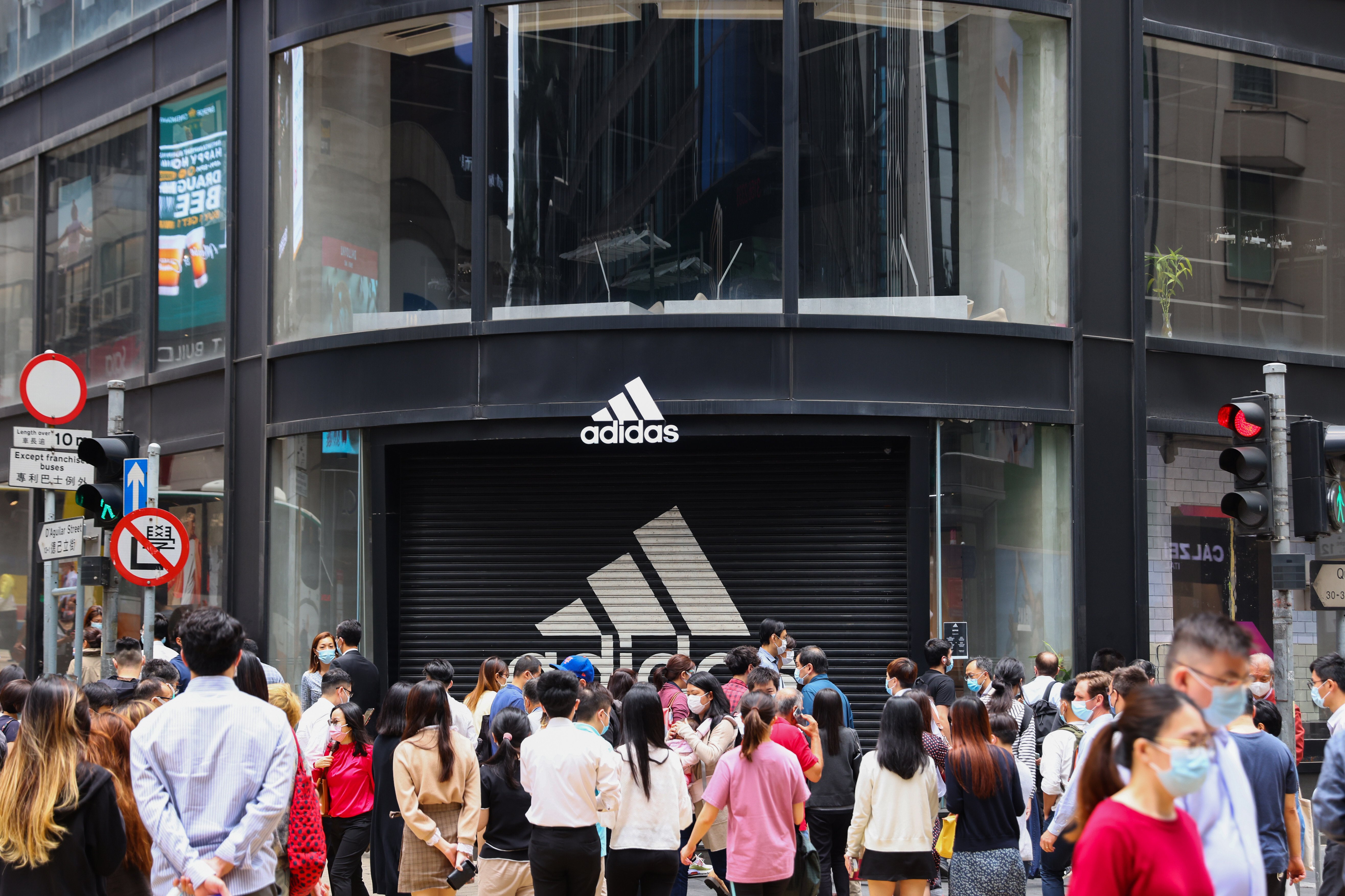 industrie Terug, terug, terug deel Perforeren Adidas shuts down store in Hong Kong's Central prime business district |  South China Morning Post