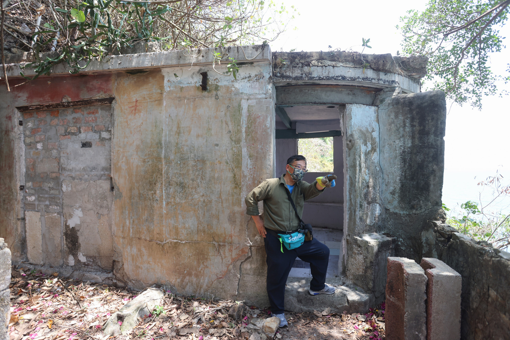 The site has been left derelict and overgrown with vegetation. Photo: Nora Tam