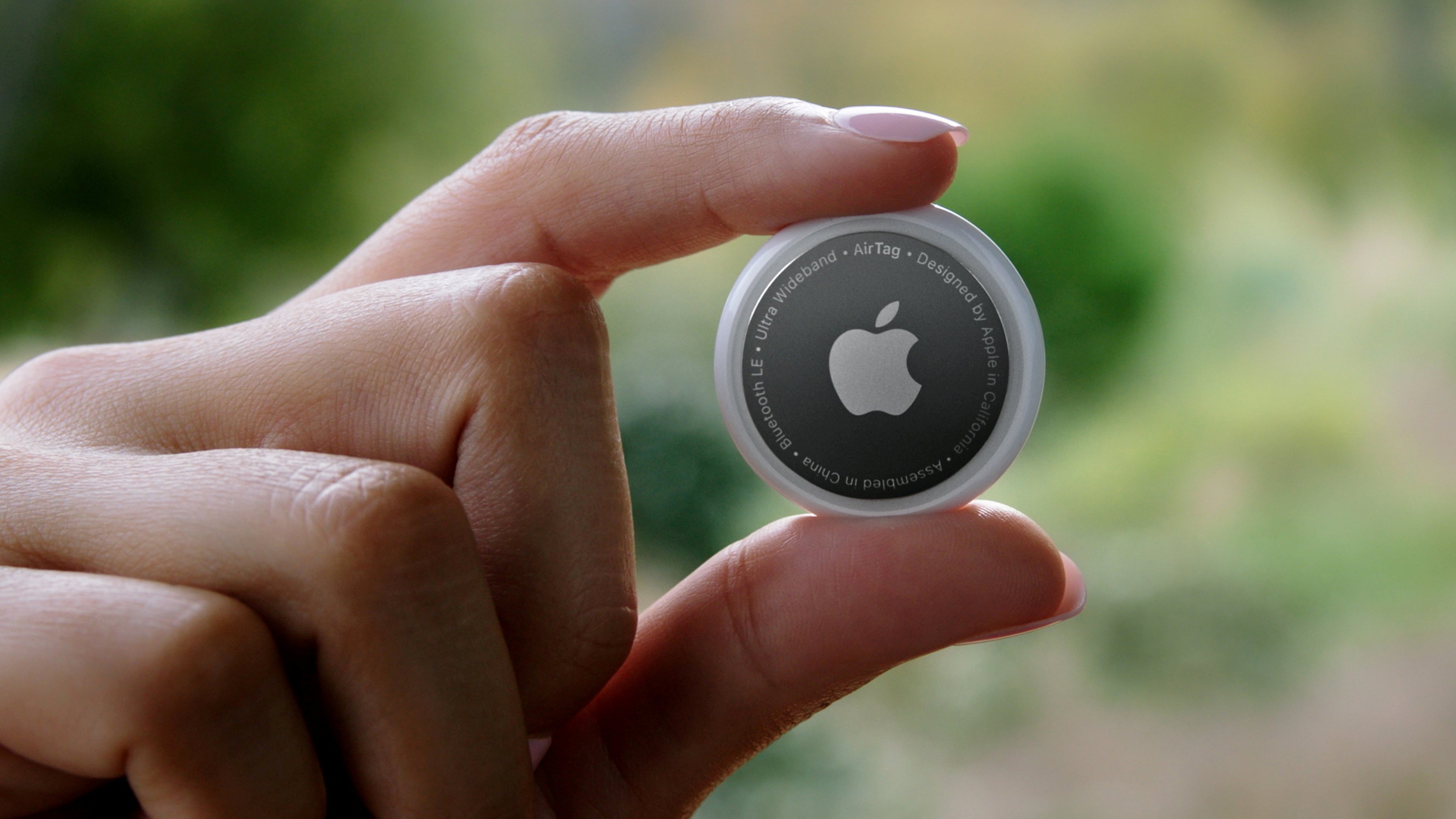 Apple introduces AirTag - Apple (LV)