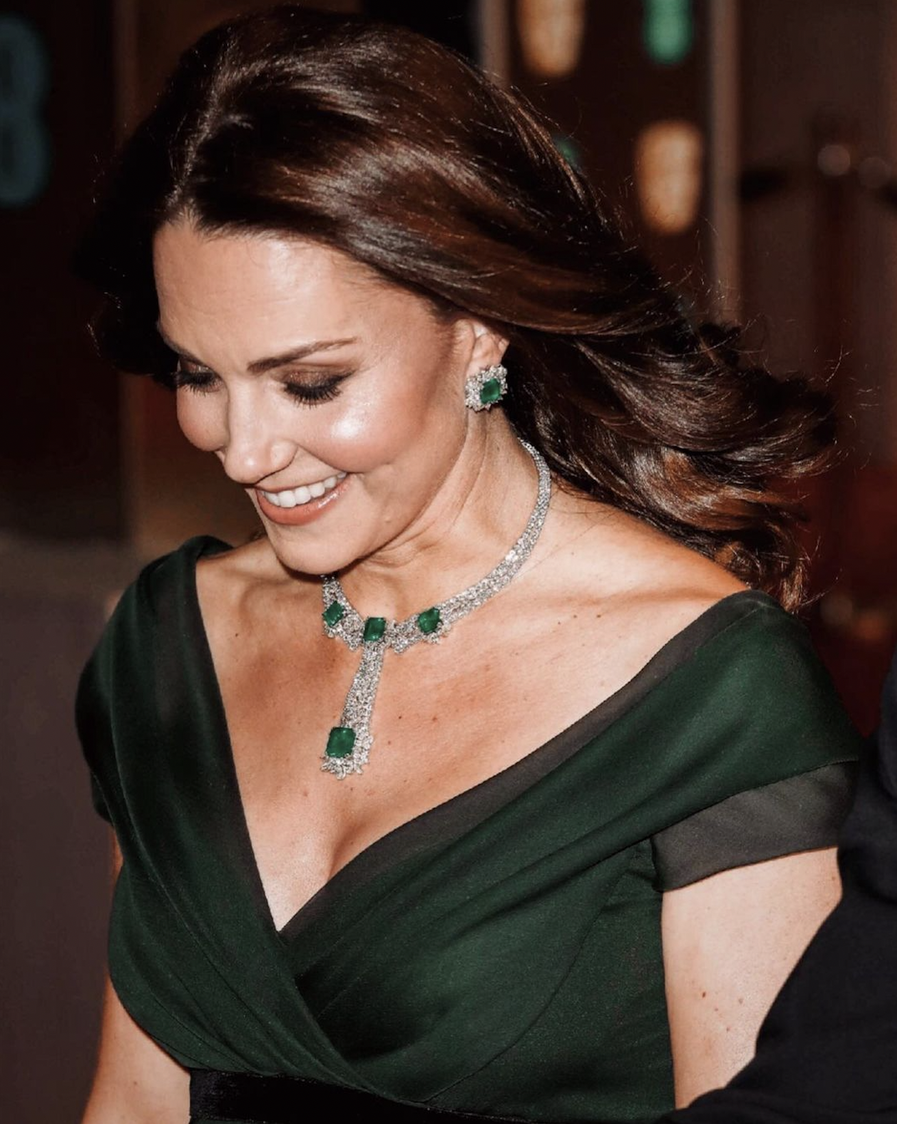 Duchess of Cambridge Kate Middleton shows off a baguette-cut emerald necklace and earrings high jewellery set in 2018. Photo: @_kate_middleton_royal/Instagram