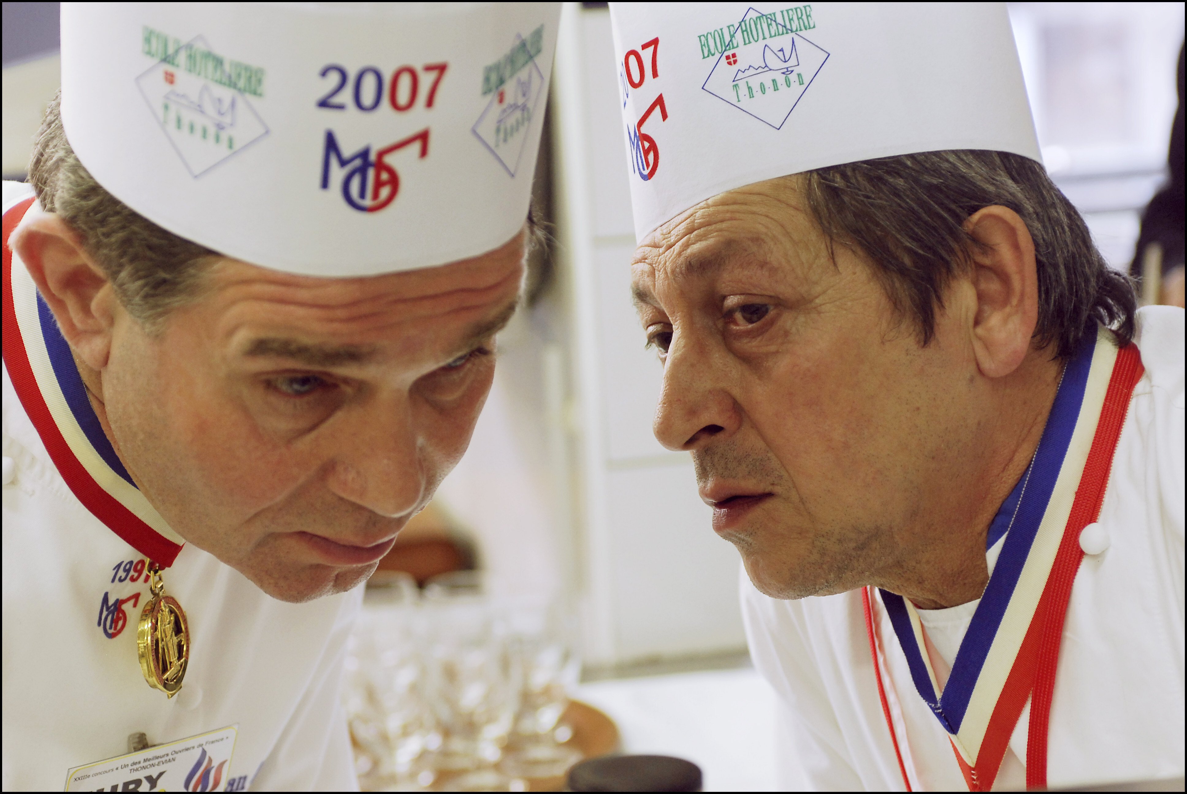 Jacques Maximin (right) speaks with Jean-Marc Delatour during the World Best Chefs competition in Thonon-Les-Bains, France in 2007. Photo: Getty Images
