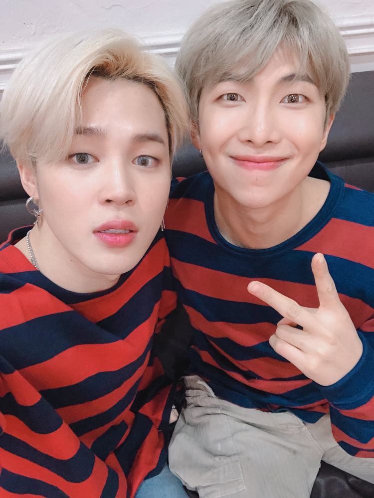 BTS' V drops selfie with Jimin after his surgery, shares photo