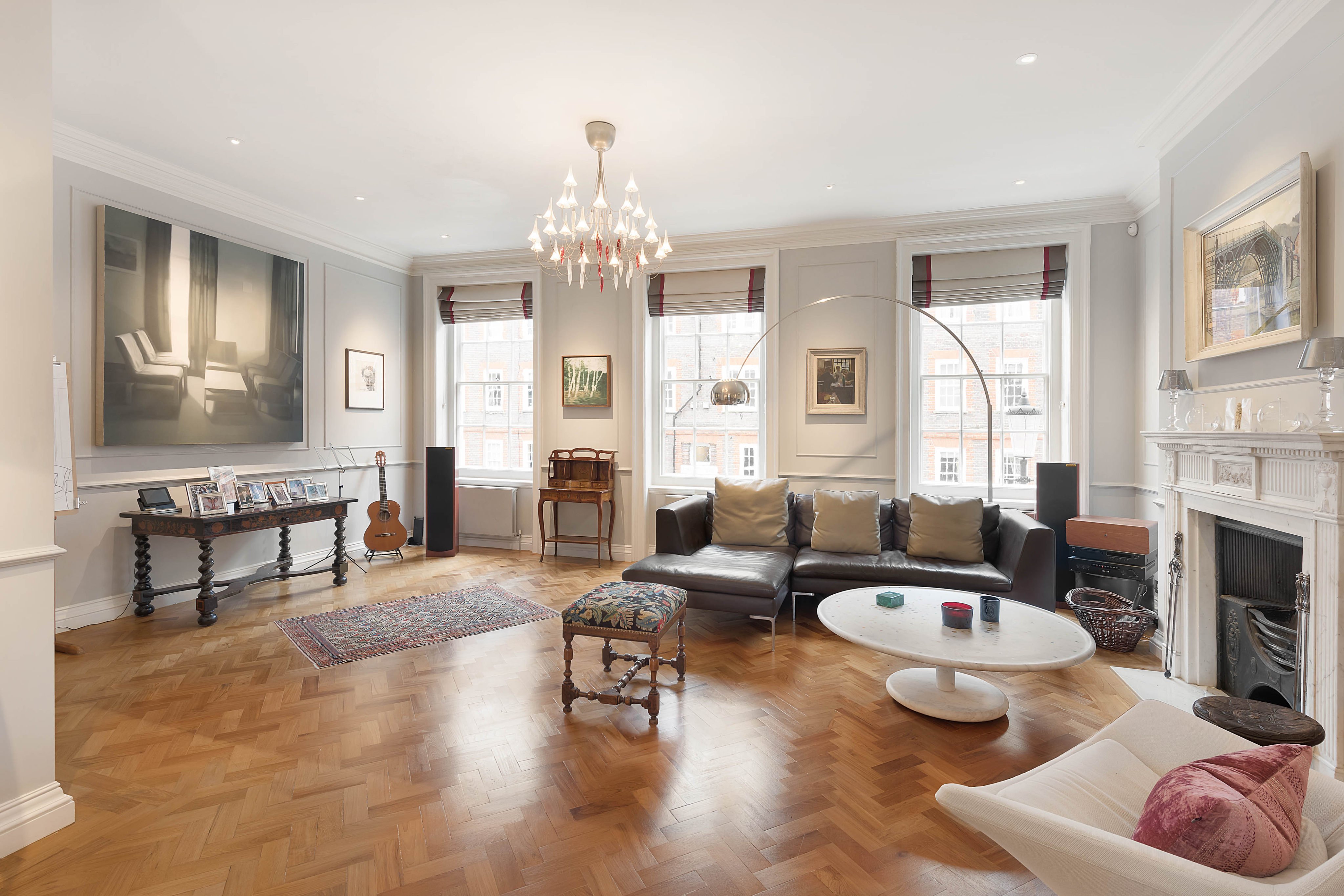 Mallord Street, Chelsea, London SW3: a 5-bedroom period home extensively
renovation in the last few years, for sale for £10,950,000/US $15,147,682.64. Photo:
Knight Frank