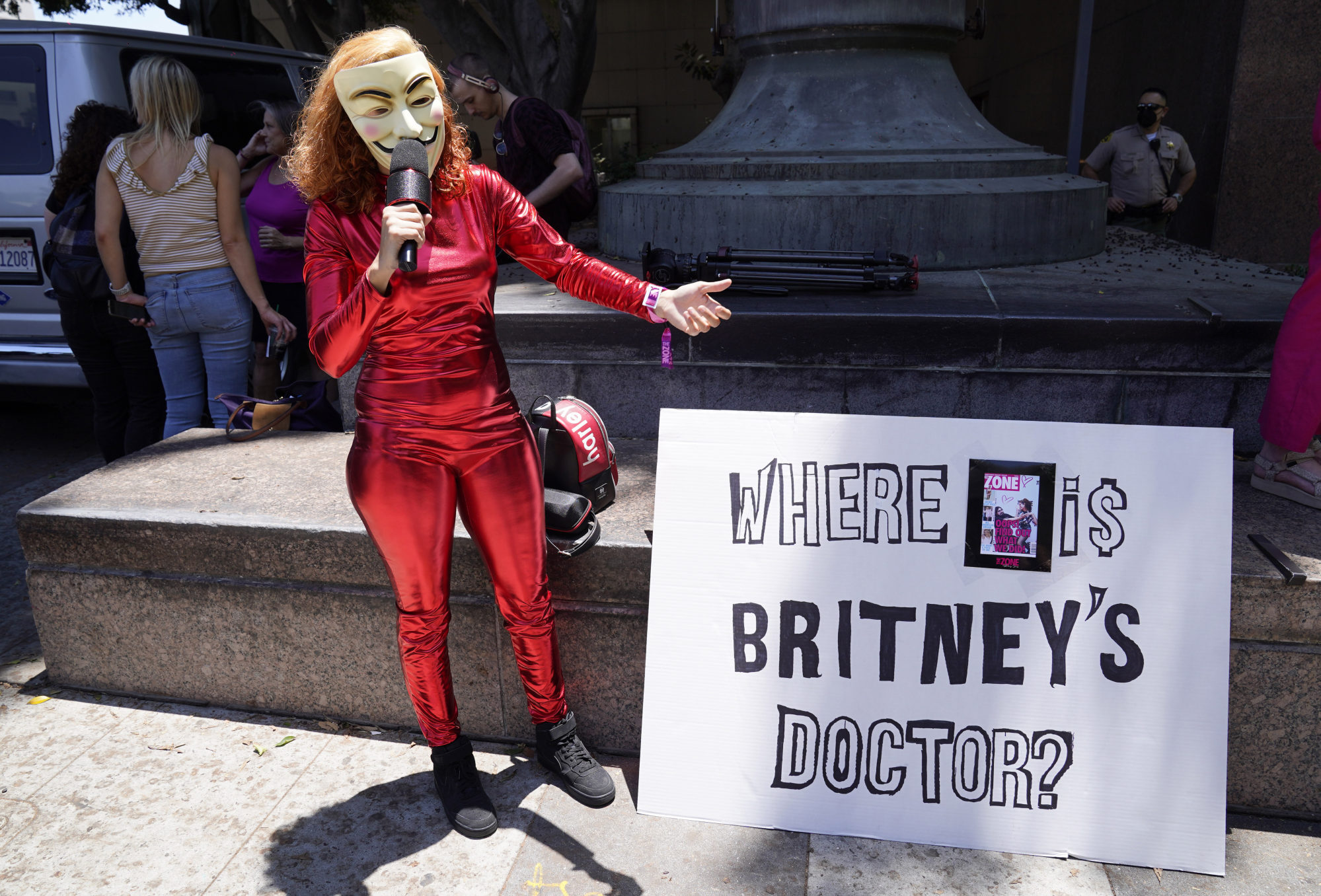 Britney Spears supporter Gabriela Ruiz of Los Angeles demonstrates outside a court hearing concerning the pop singer’s conservatorship at the Stanley Mosk Courthouse, on June 23, 2021, in Los Angeles. Photo: AP Photo