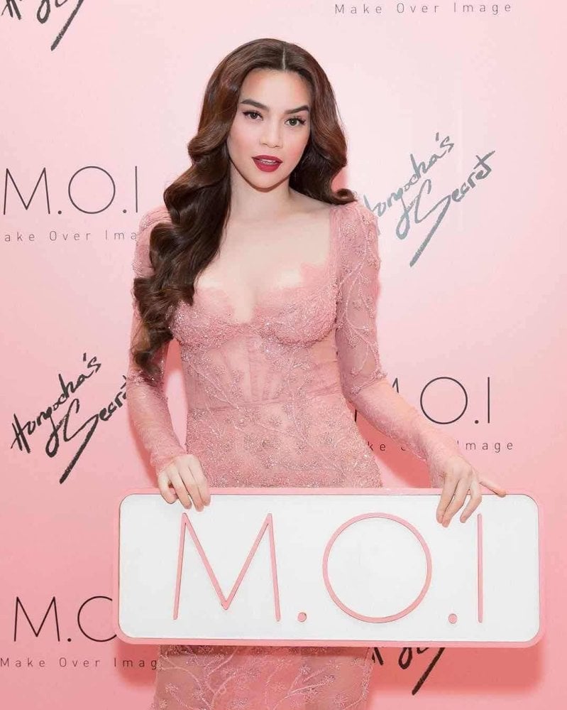 Model-turned-singer Ho Ngoc Ha. Photo: @moi_cosmetics_/Instagram
