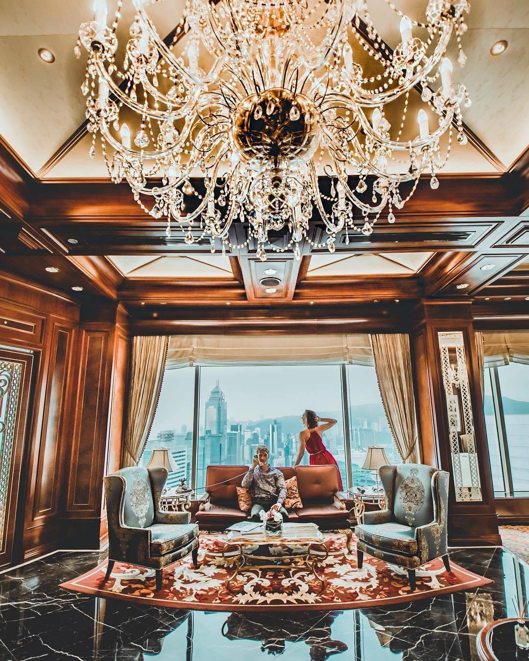 What makes this luxury experience stand out from any other? The Island Shangri-La, Hong Kong. Photo: @shangrilahotels/ Instagram