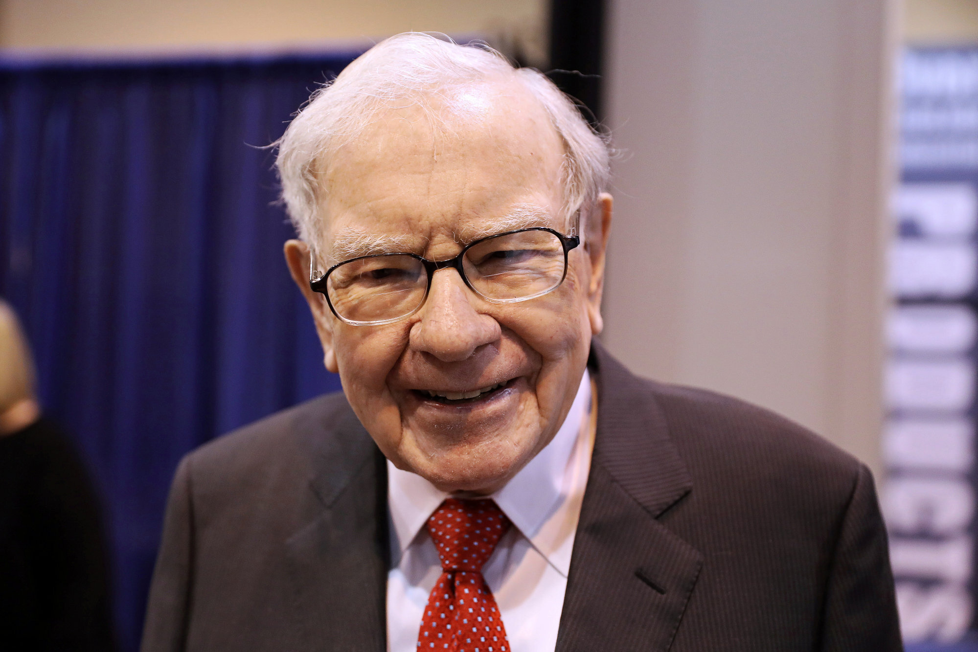 Berkshire Hathaway chairman Warren Buffett walks through the exhibit hall as shareholders gather to hear from the billionaire investor at Berkshire Hathaway Inc.’s annual shareholder meeting in Omaha, Nebraska, US, in May 2019. Photo: Reuters