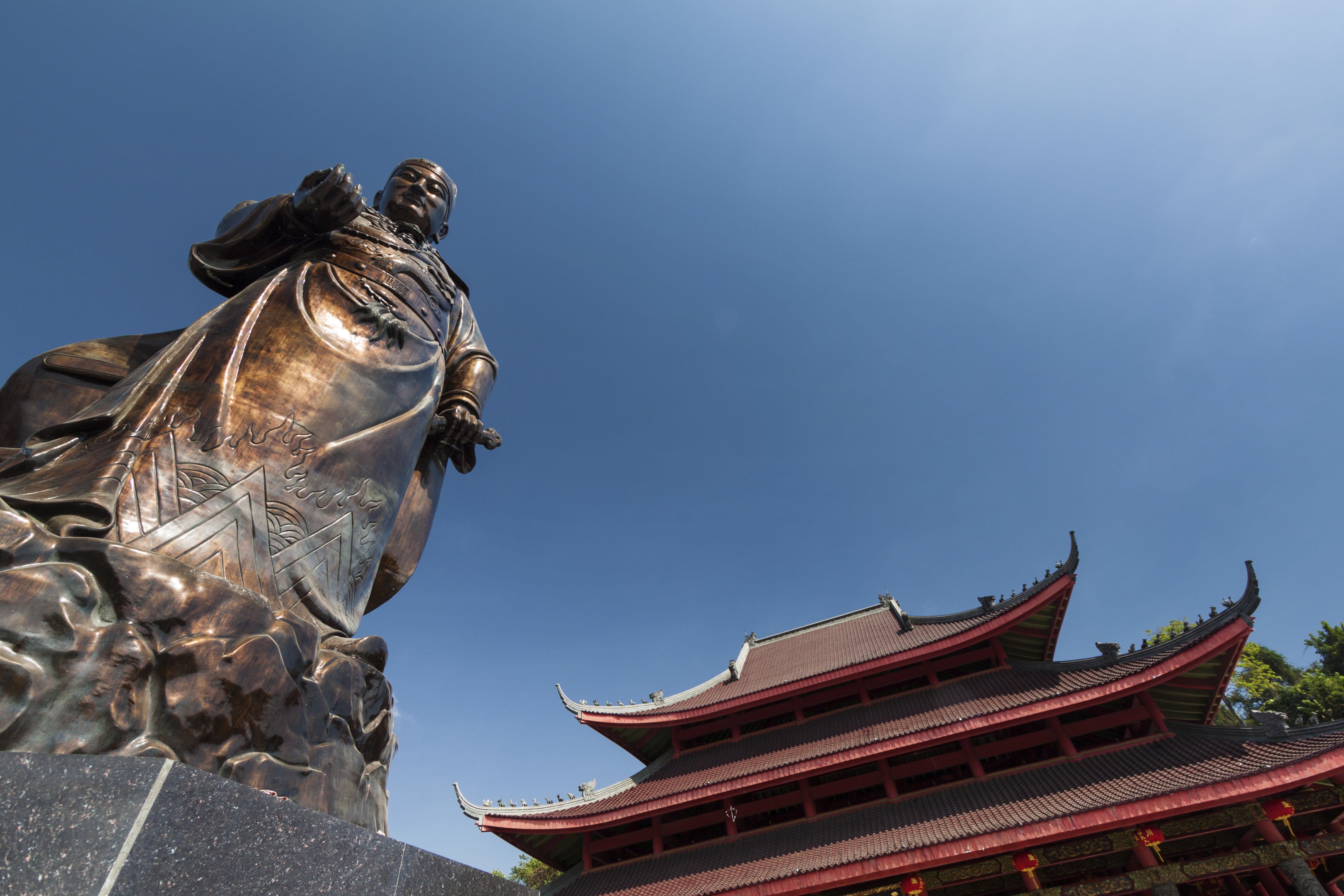 A statue of Zheng He at the Sam Poo Kong temple in Semarang, Central Java, Indonesia. Photo: Shutterstock