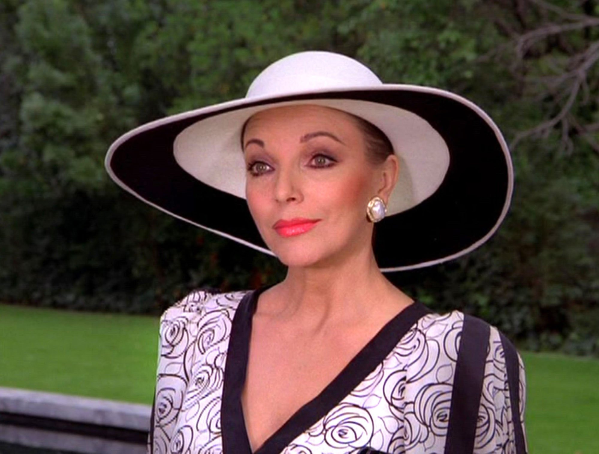 Alexis Carrington Gif