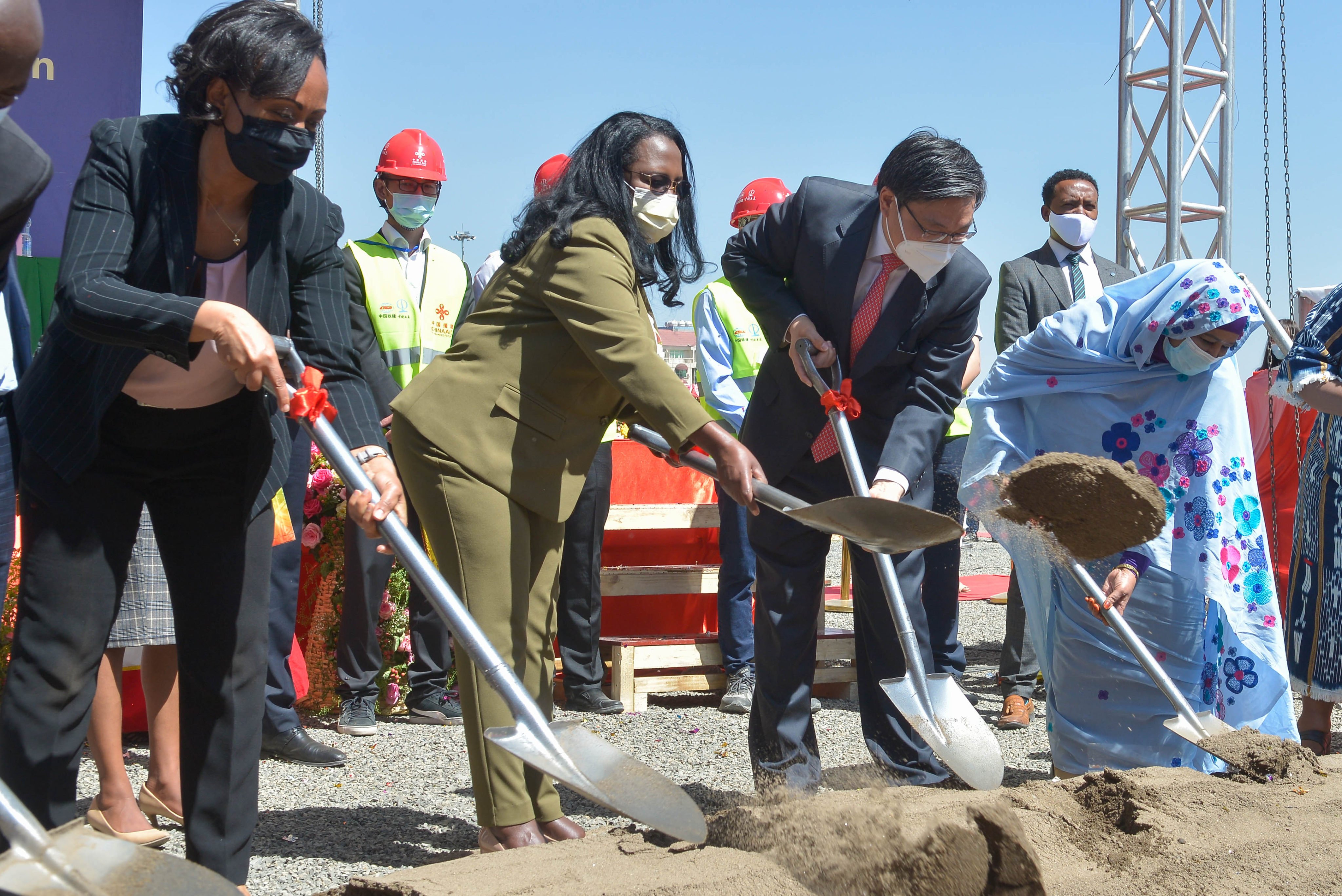 Ethiopian and Chinese officials attend the groundbreaking ceremony for the Africa Centres for Disease Control and Prevention headquarters in Addis Ababa, Ethiopia, on December 14, 2020. Photo: Xinhua