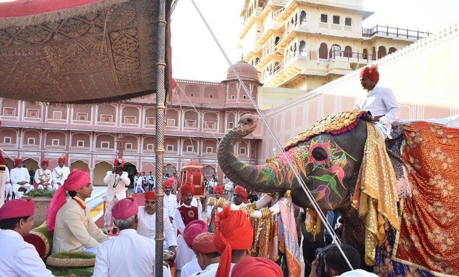 The royal family of Jaipur. Photo: @pachojaipur/Instagram