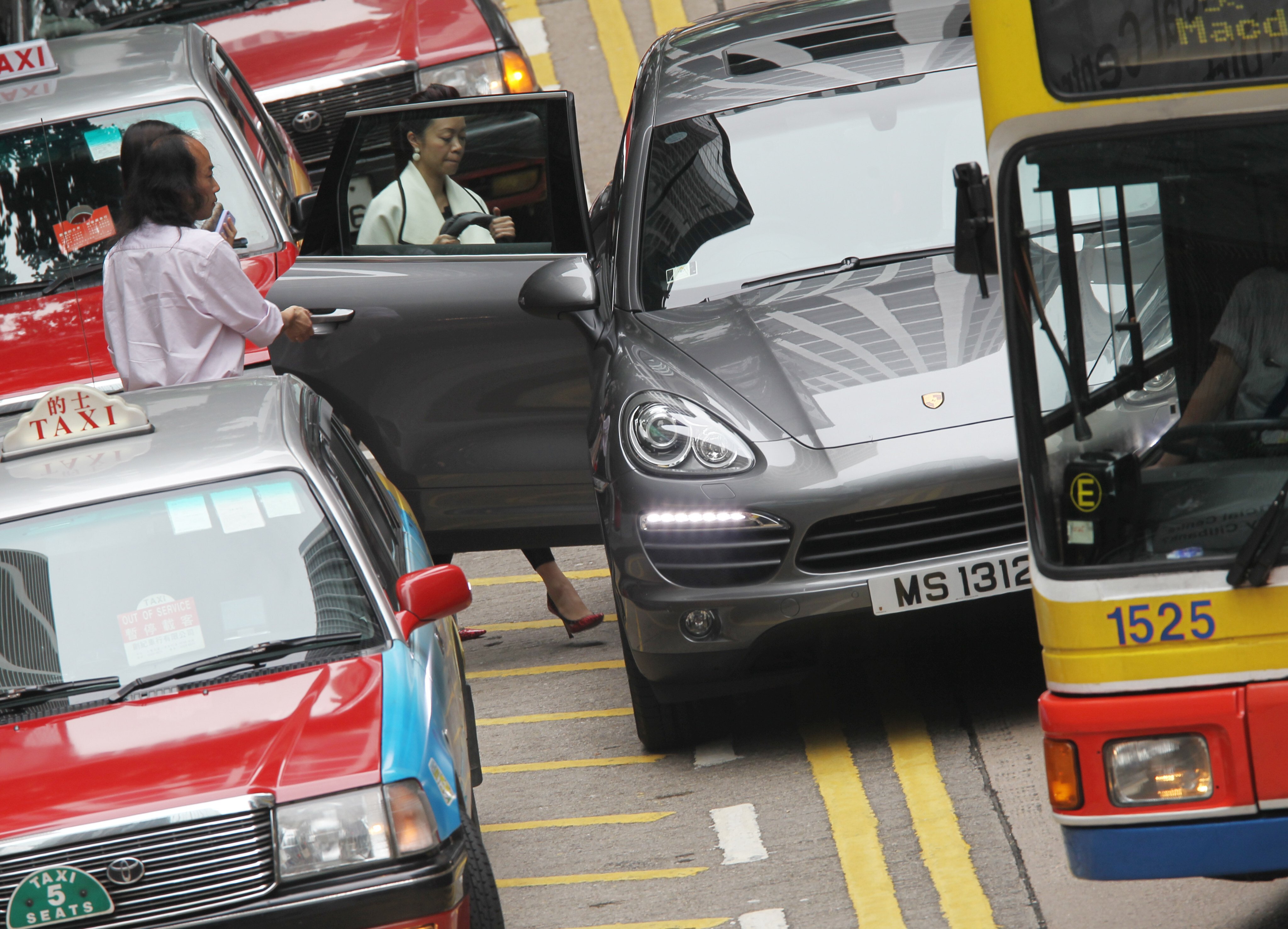Some Hong Kong drivers show skills that can’t be taught in a regular driving school. From bad parking to speeding and dangerous lane changing, anything goes. Photo: SCMP