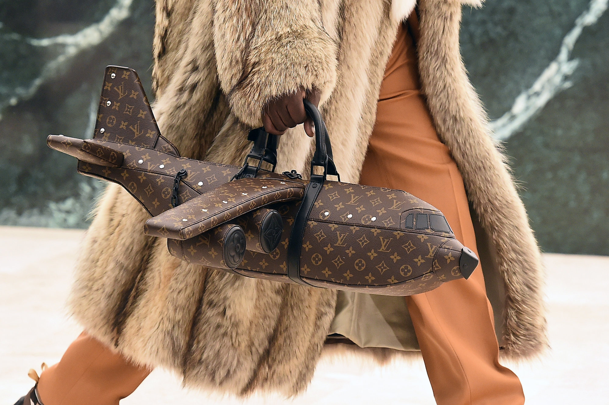 11 accessories spotted at the Louis Vuitton fall-winter 2021-2022
