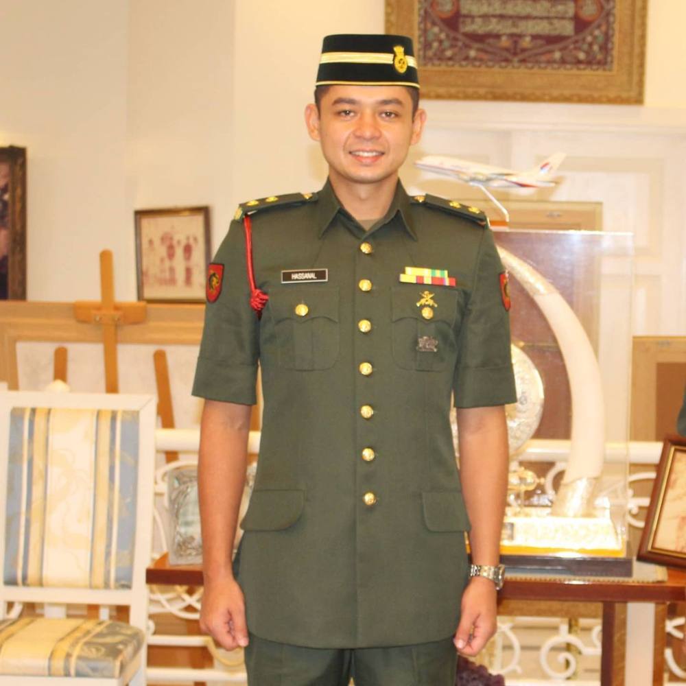 Dashing in uniform: Tengku Hassanal Ibrahim Alam Shah. Photo: @this.7/Instagram