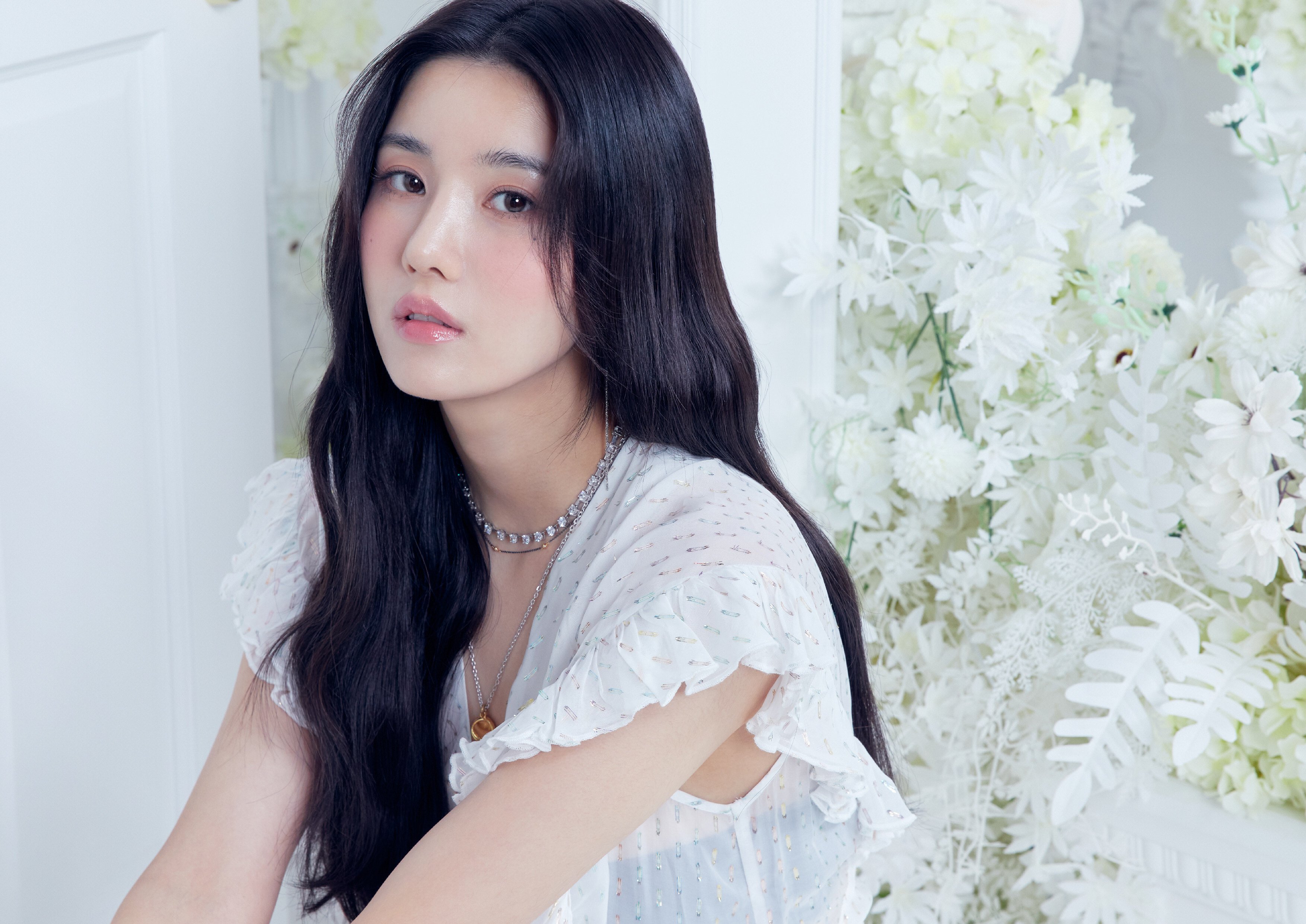 Former IZ*ONE leader Kwon Eun Bi on her debut solo single Door and album  Open, and how they mark a new era for her after K-pop girl group disbanded  | South China