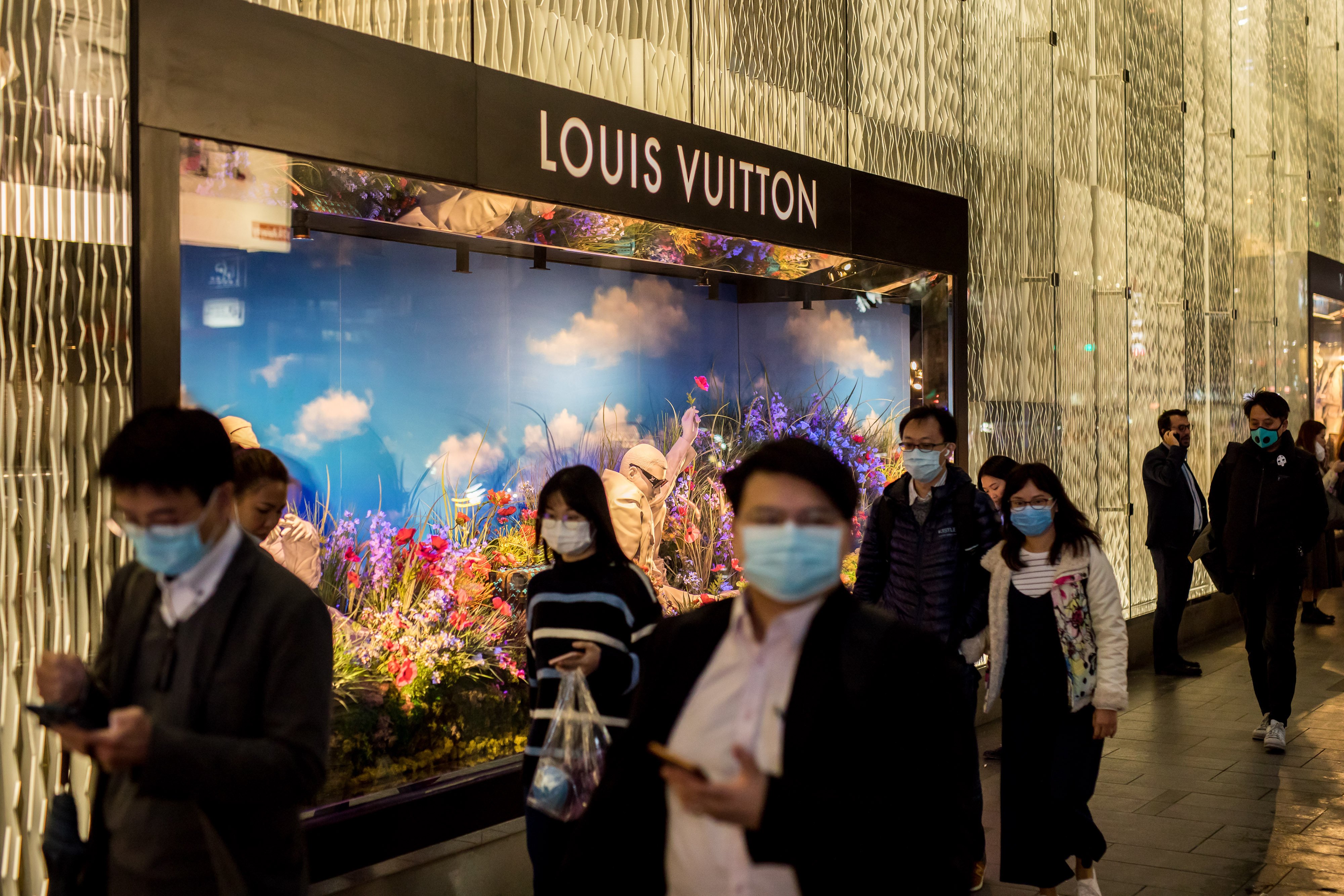 A Louis Vuitton store in Central, Hong Kong. A report has revealed that, despite economic concerns, lockdowns and travel restrictions, people in Hong Kong are spending more money on luxury goods again. Photo: Bloomberg