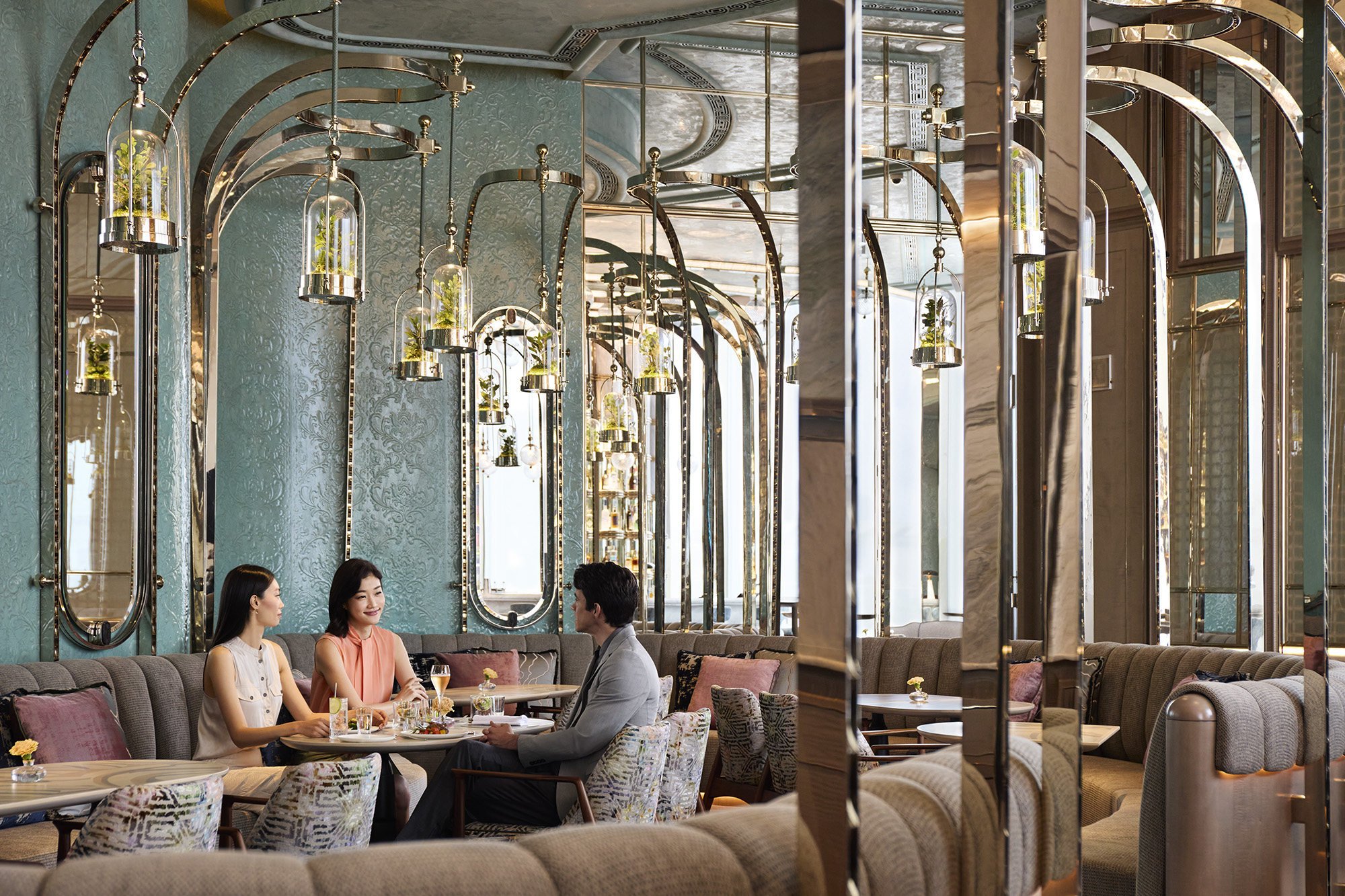 The elegant ambience of Argo makes it a rather wonderful place to wind down. Photo: Four Seasons Hotel Hong Kong