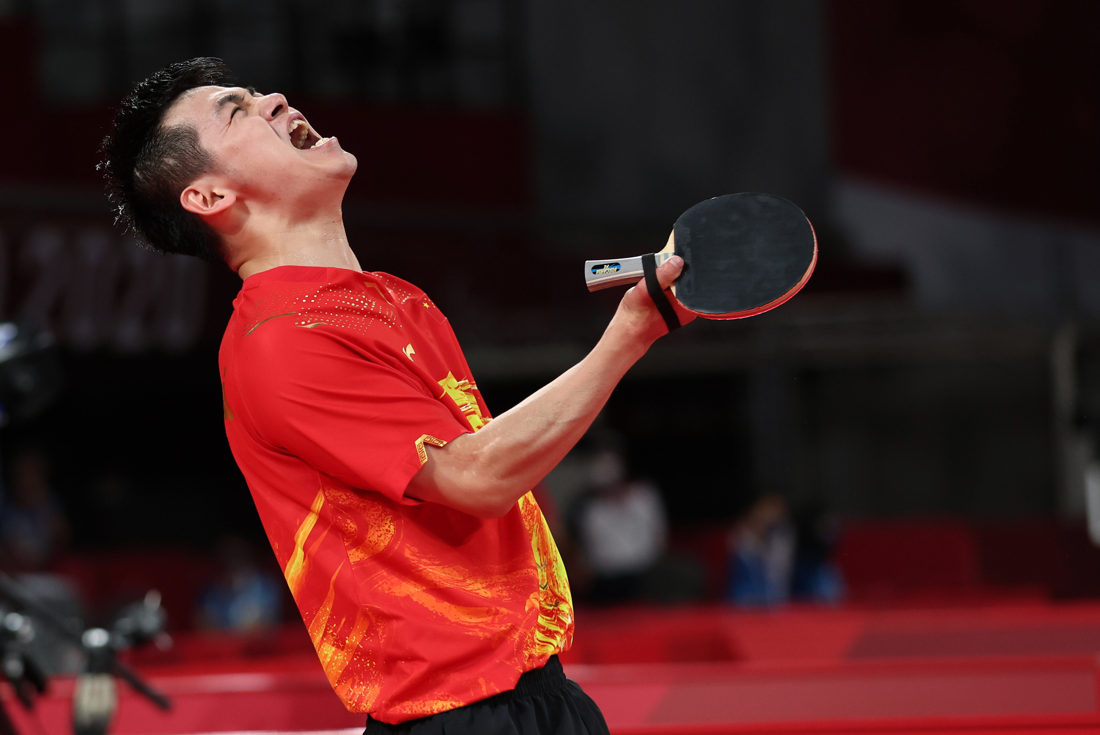Shuai Zhao of China celebrates after winning gold in the men’s team table tennis at the Paralympic Games in Tokyo on September 2. Photo: Reuters