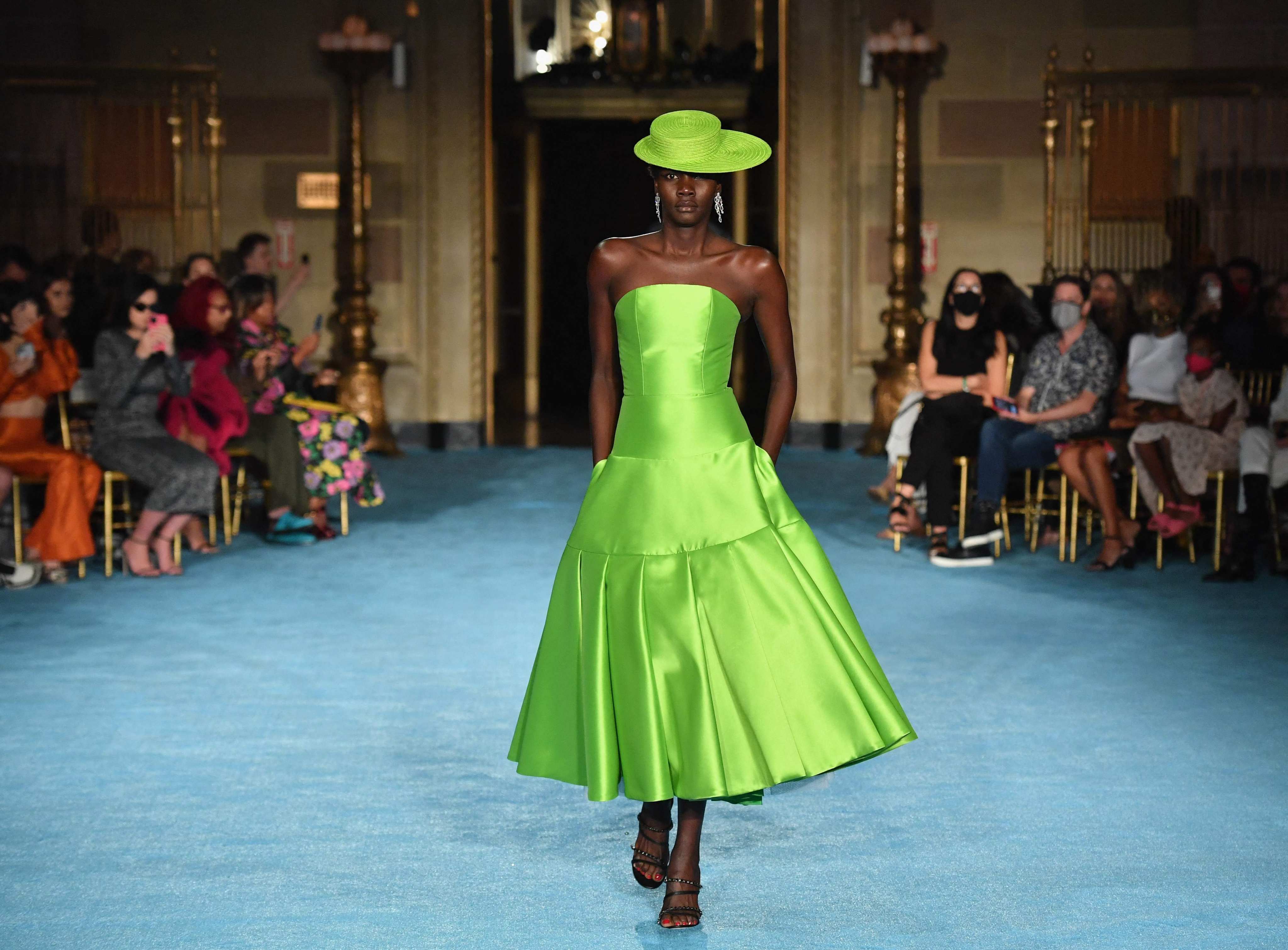 A model presents a creation from the Christian Siriano spring 2022 collection during New York Fashion Week, in New York, on September 7. Photo: AFP