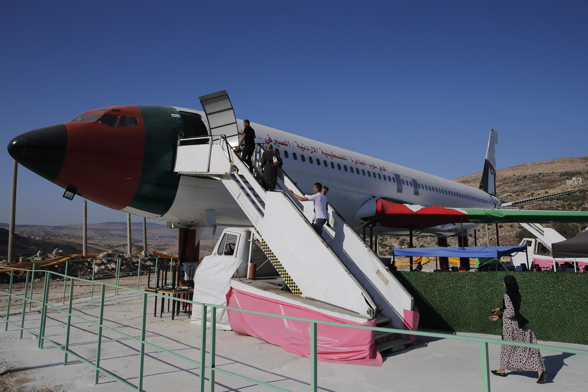 Palestinians in the West Bank, where there is no airport, have been visiting the Boeing 707 ahead of its restaurant opening. Photo: AP
