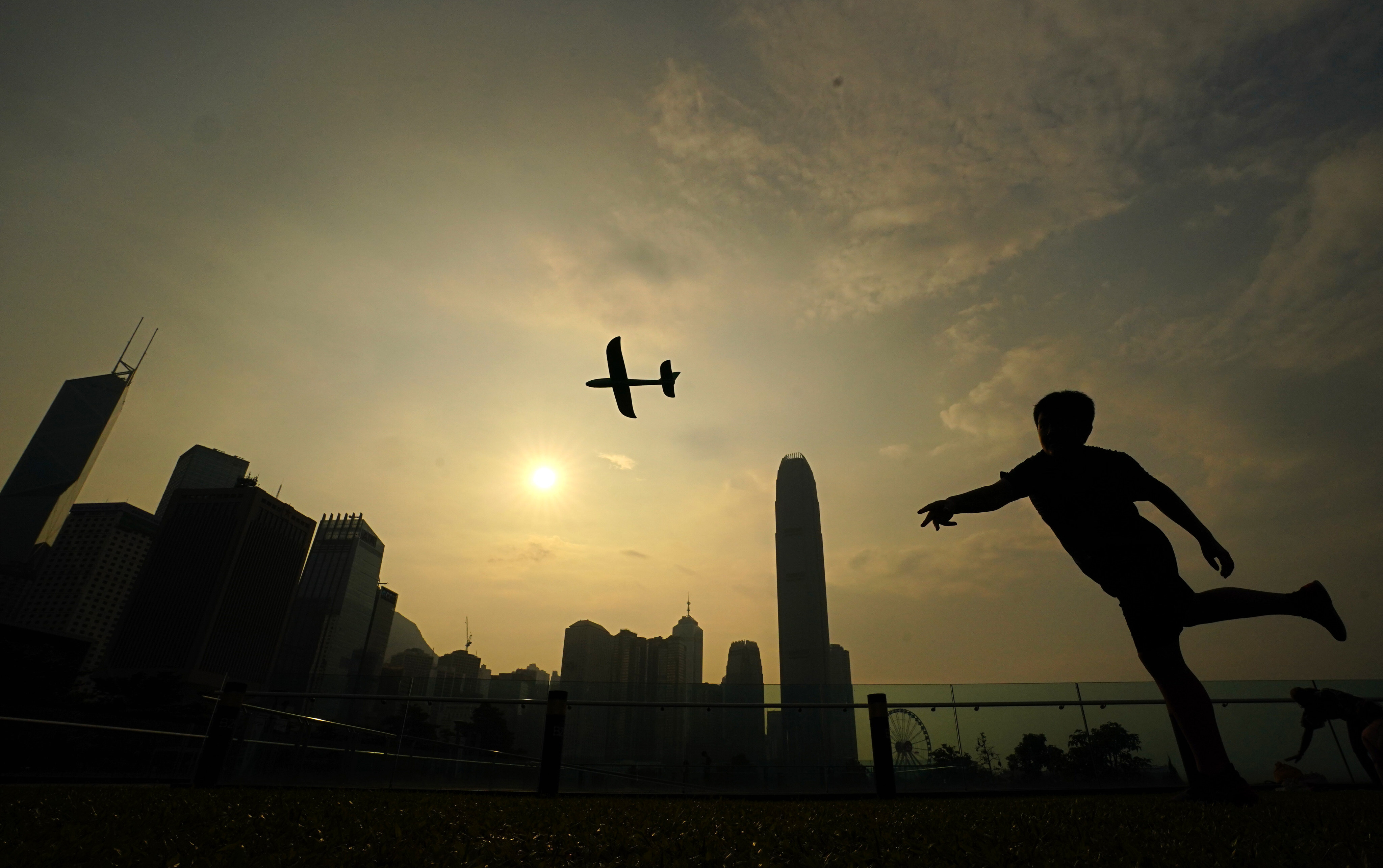 The sun shines through hazy, polluted air in Hong Kong on September 12. Air quality is deteriorating for half the world’s population. Photo: Felix Wong