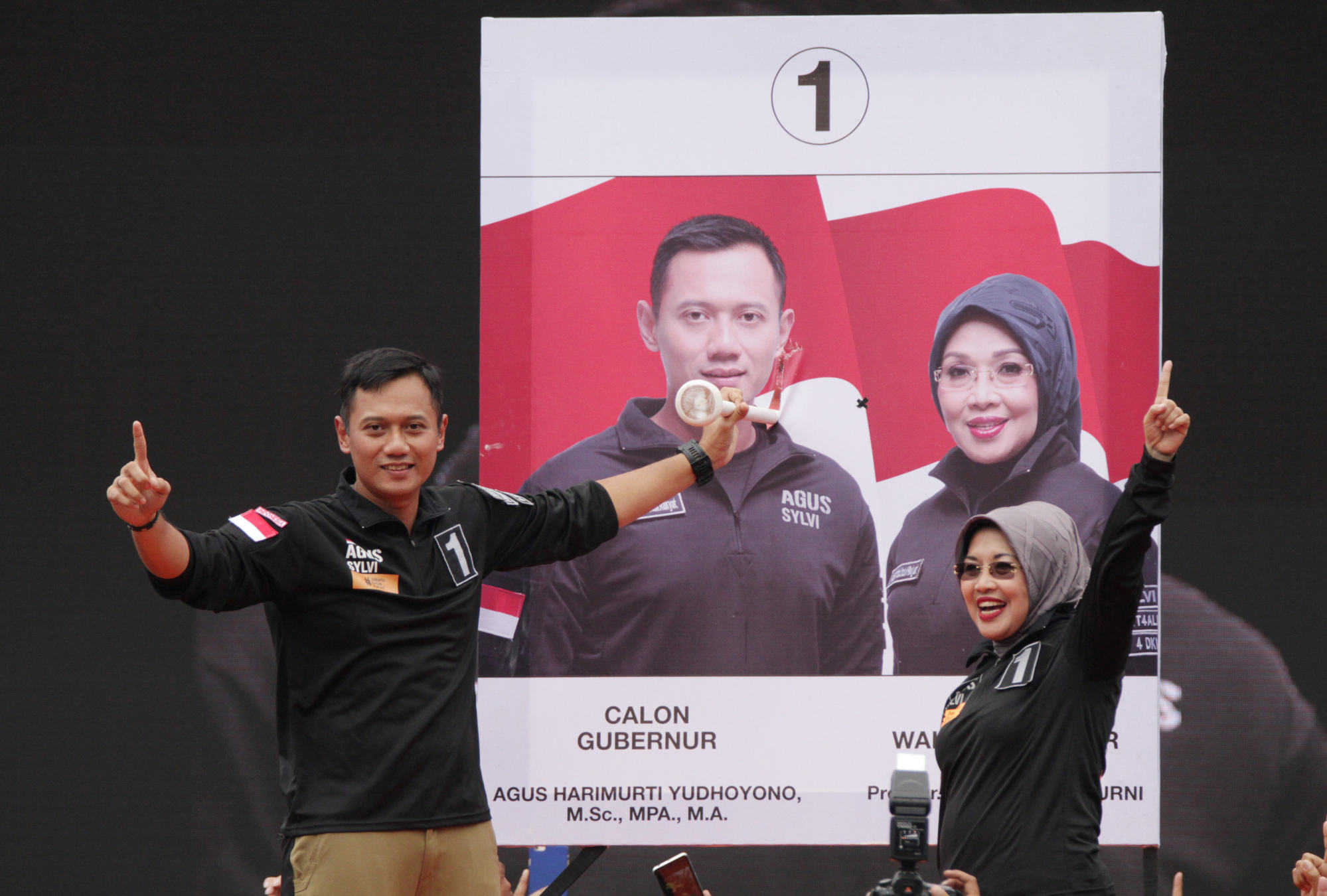 Agus Harimurti Yudhoyono (left) campaigning to be governor of Jakarta in 2017. Photo: Reuters
