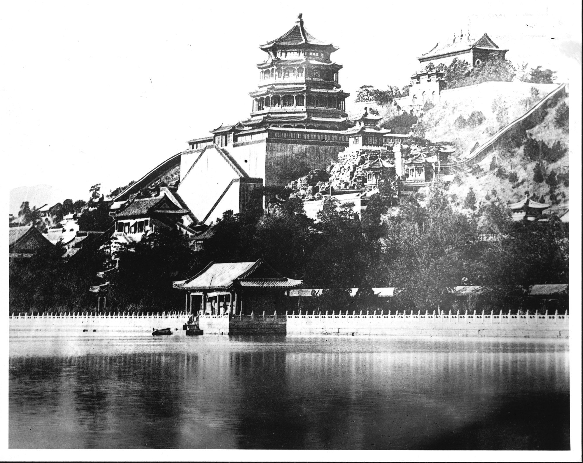 The summer palace in Peking around the turn of the 20th century. Photo: Corbis via Getty Images