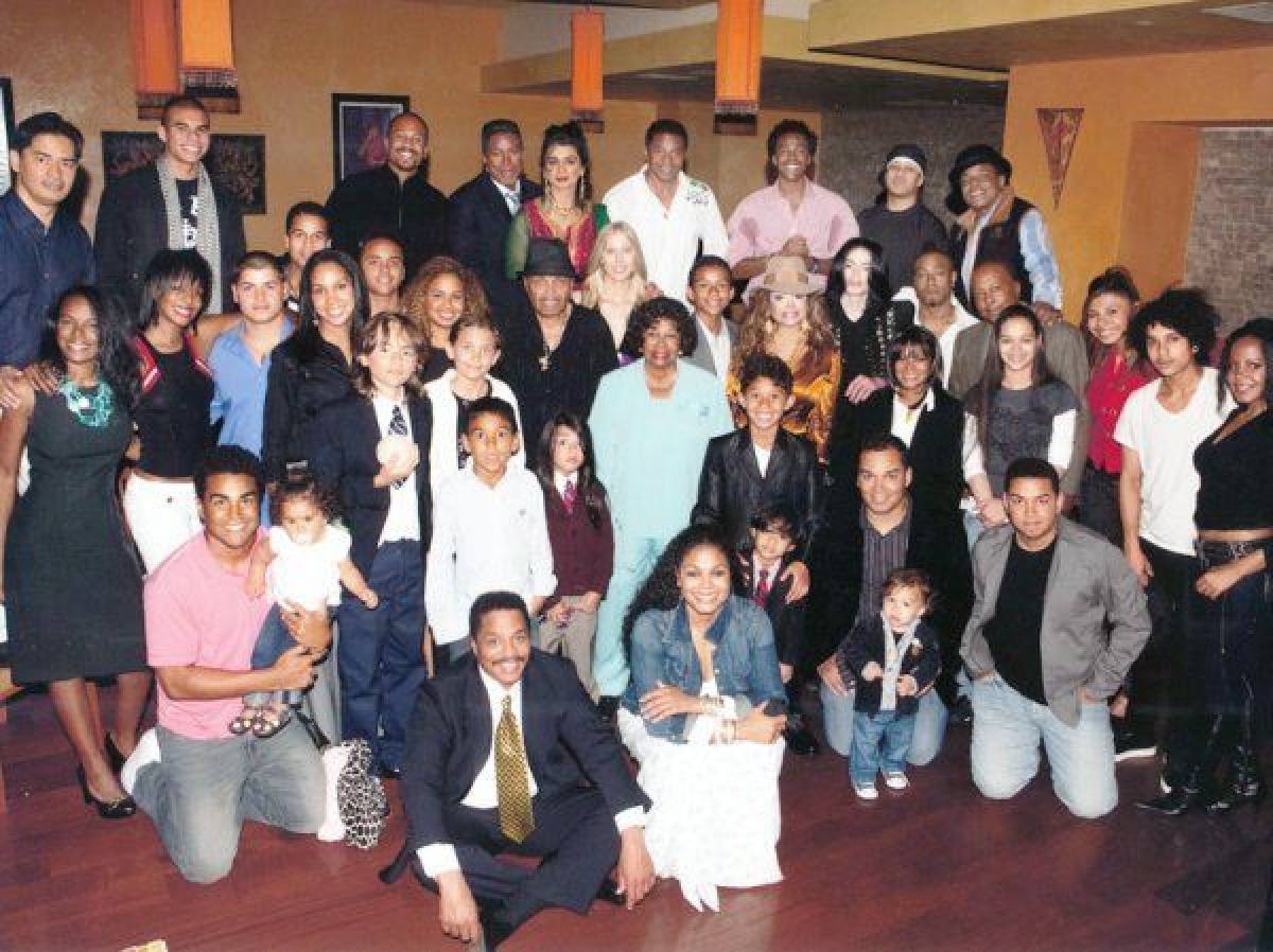 The family’s net worths ranked - Who’s the richest Jackson?   - The Jackson clan during a family reunion in 2009 – the last time Michael attended before his death. Photo: Pinterest