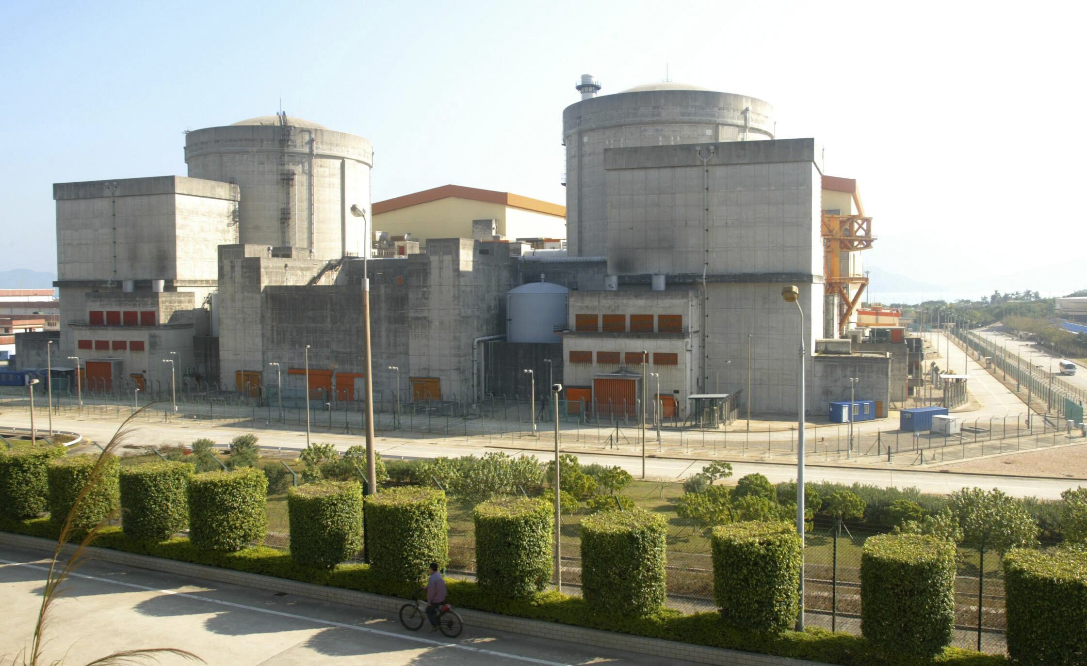 The Daya Bay nuclear power plant in Shenzhen. A recent report suggests increasing nuclear power imports could help Hong Kong accelerate its decarbonisation goals. Photo: AP