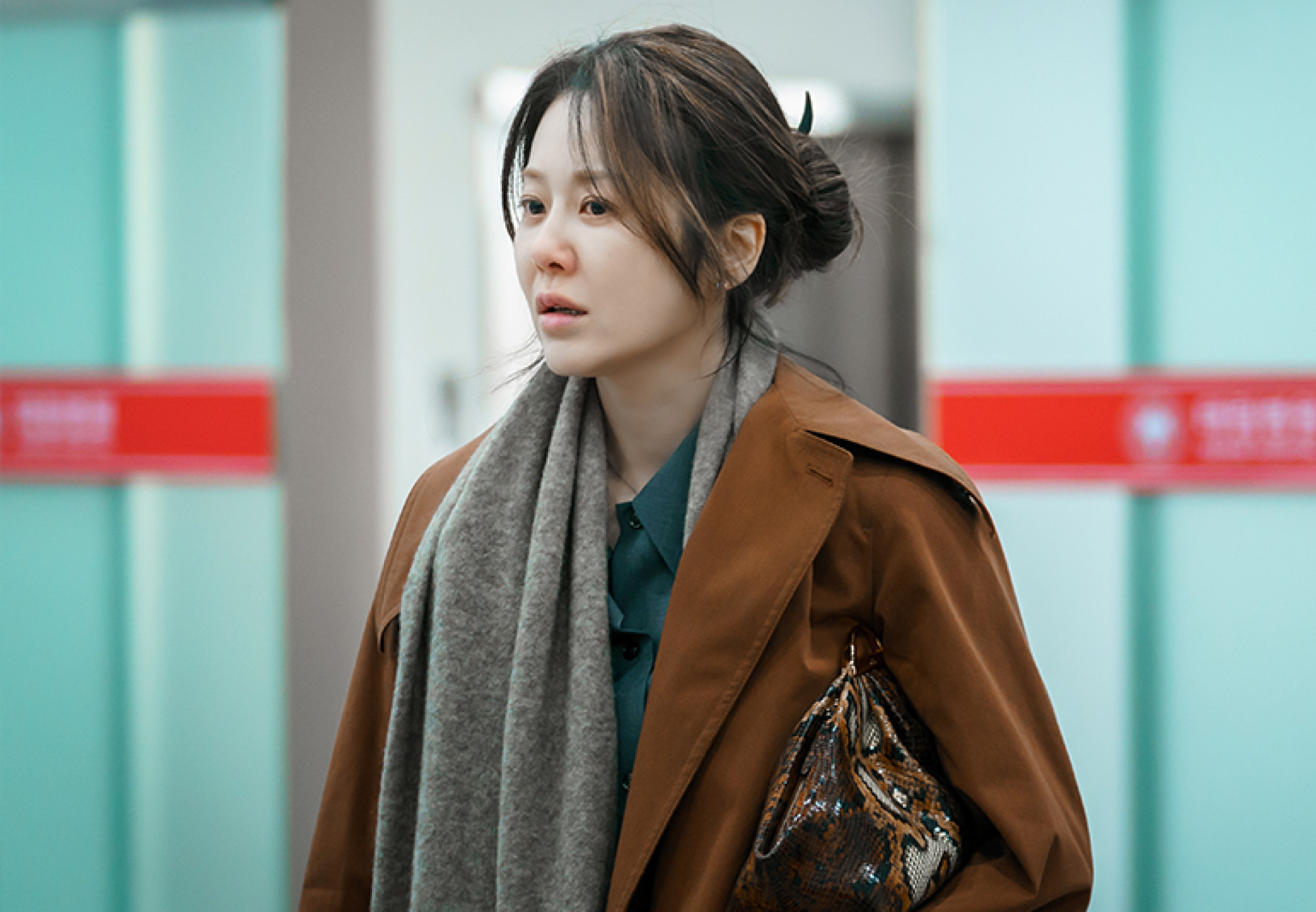 Go Hyun-jung in a still from Reflection of You.