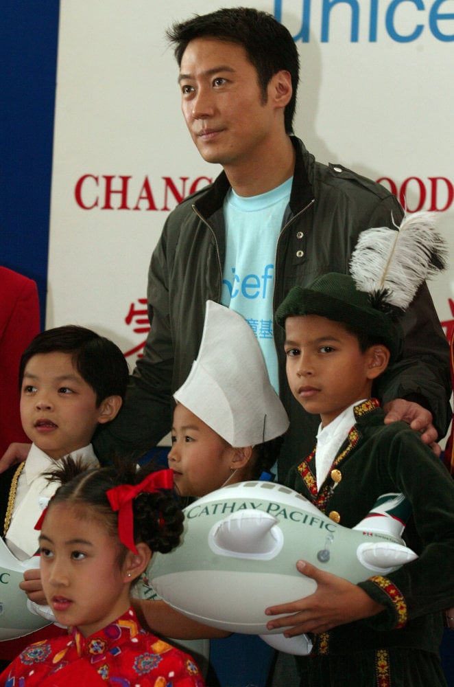 Leon Lai attends Cathay Pacific and UNICEF’s press conference on their Change for Good in-flight fundraising programme at CLK Airport in 2003. Photo: SCMP