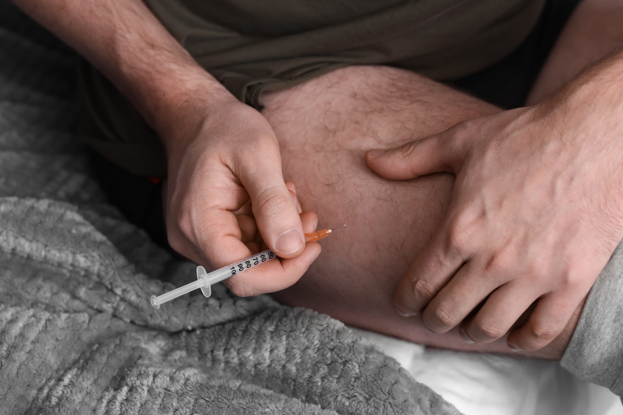 Some people with diabetes need to inject themselves with insulin. Photo: Shutterstock