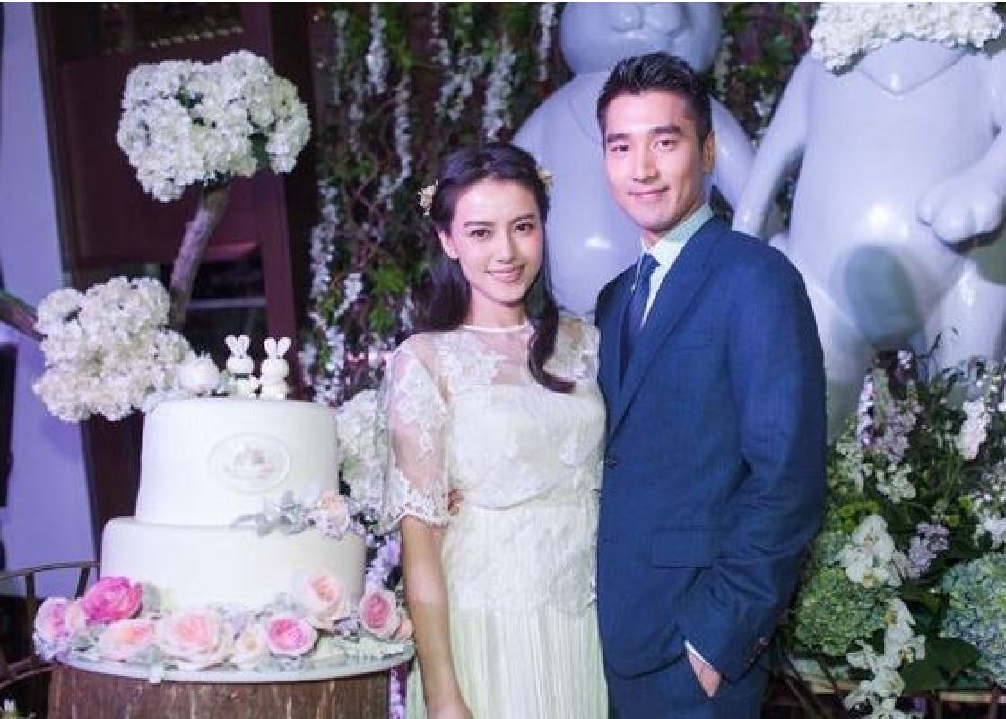 Gao Yuanyuan and Mark Chao on their wedding day in 2014. 